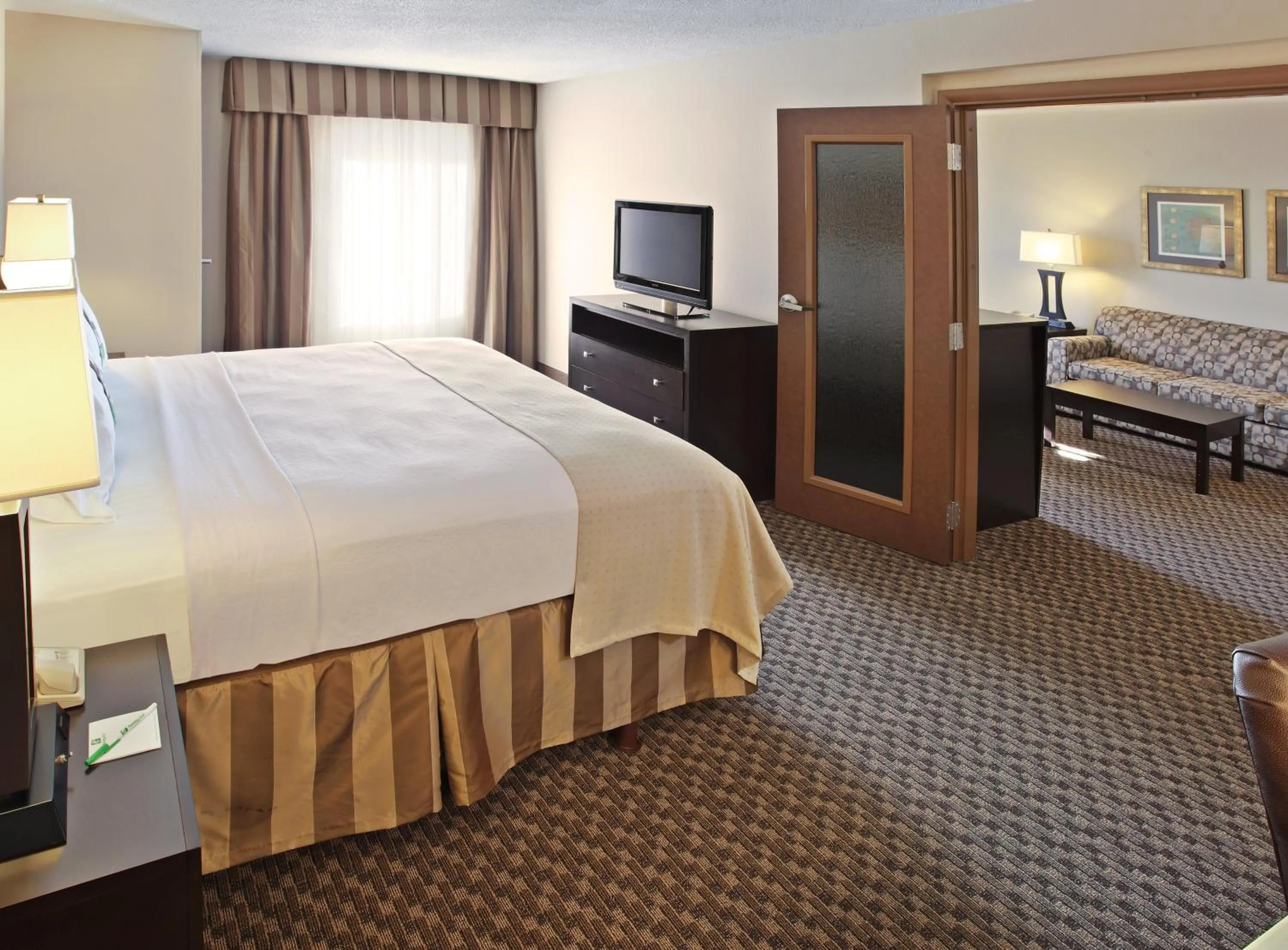 Photo of the whole room, Bed in Holiday Inn Little Rock-Airport-Conference Center by IHG