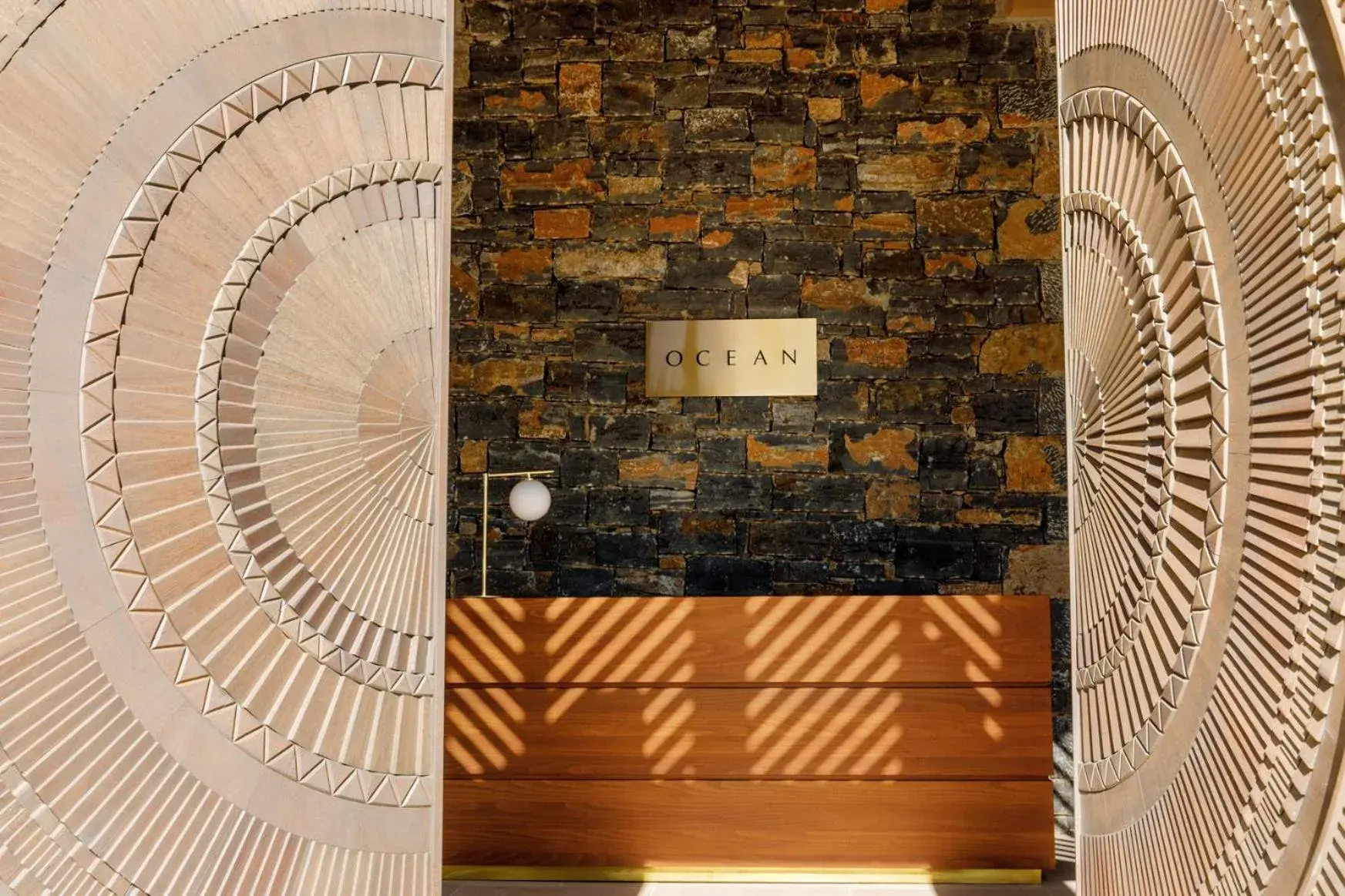 Restaurant/places to eat in Daios Cove Restaurant/places to eat in Daios Cove