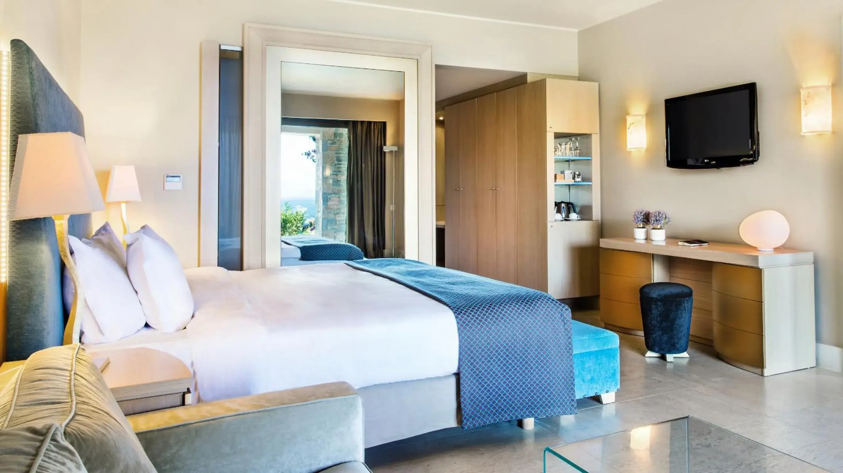 Bed in Daios Cove Bed in Daios Cove