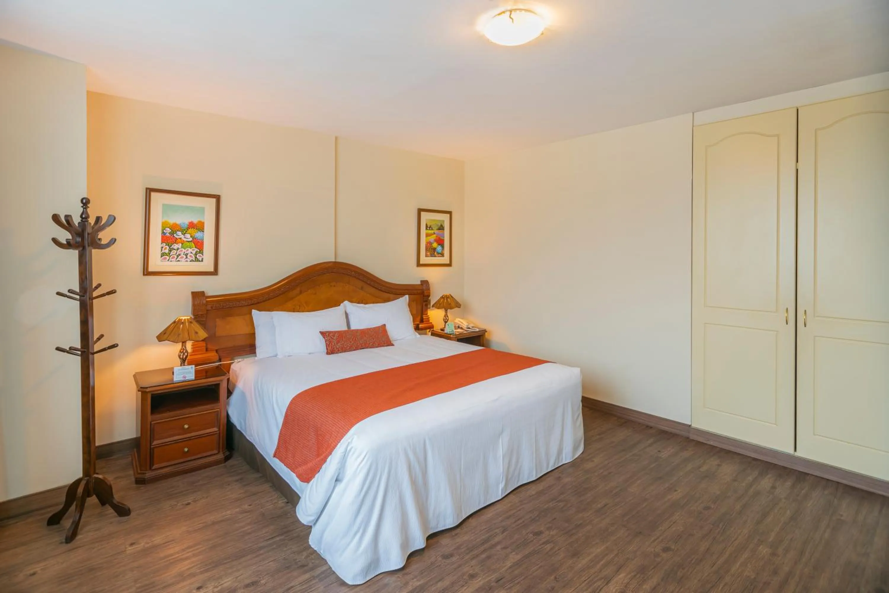 Bed in Miraflores Colon Hotel