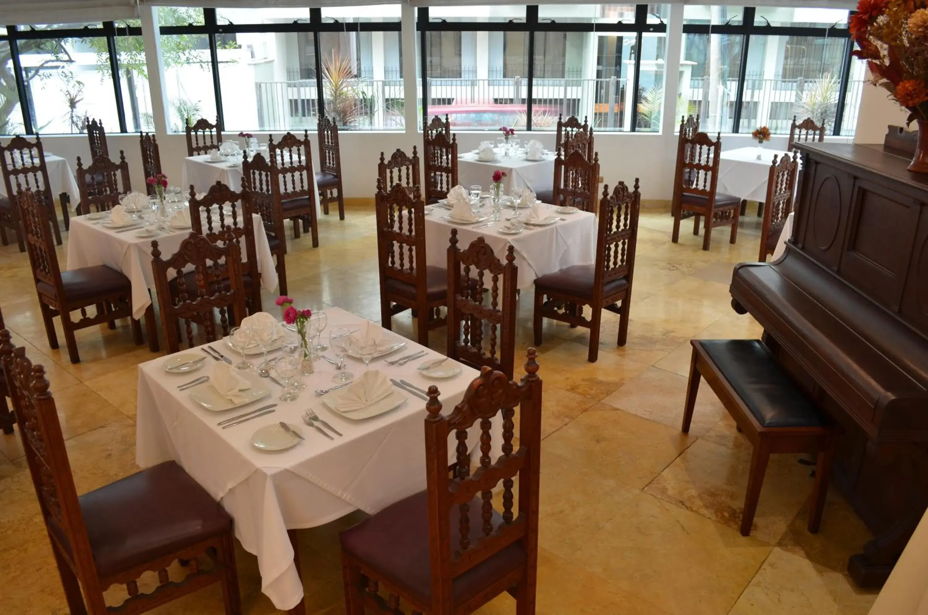 Restaurant/places to eat in Miraflores Colon Hotel Restaurant/places to eat in Miraflores Colon Hotel