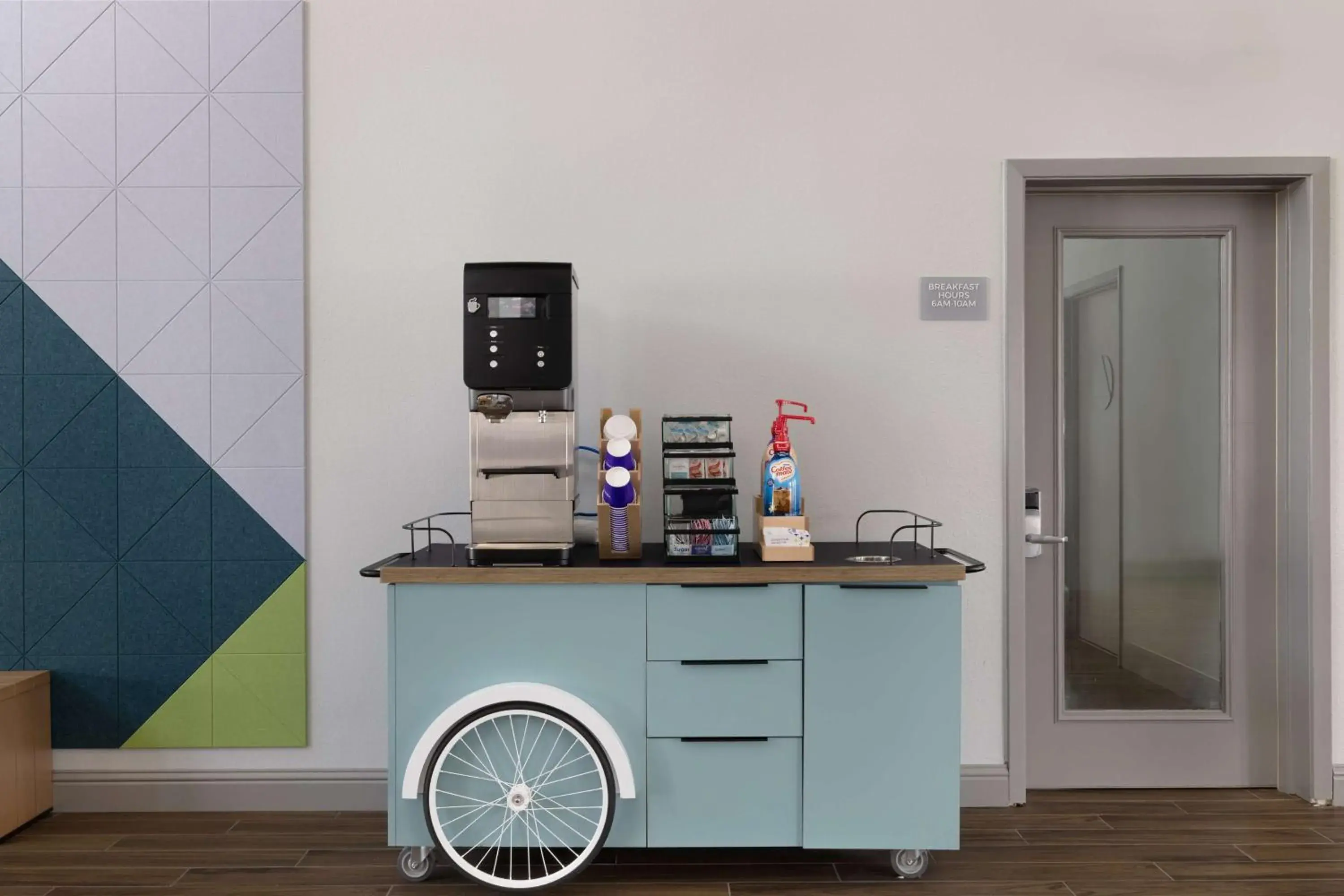 Lobby or reception in Spark By Hilton Santa Nella Lobby or reception in Spark By Hilton Santa Nella