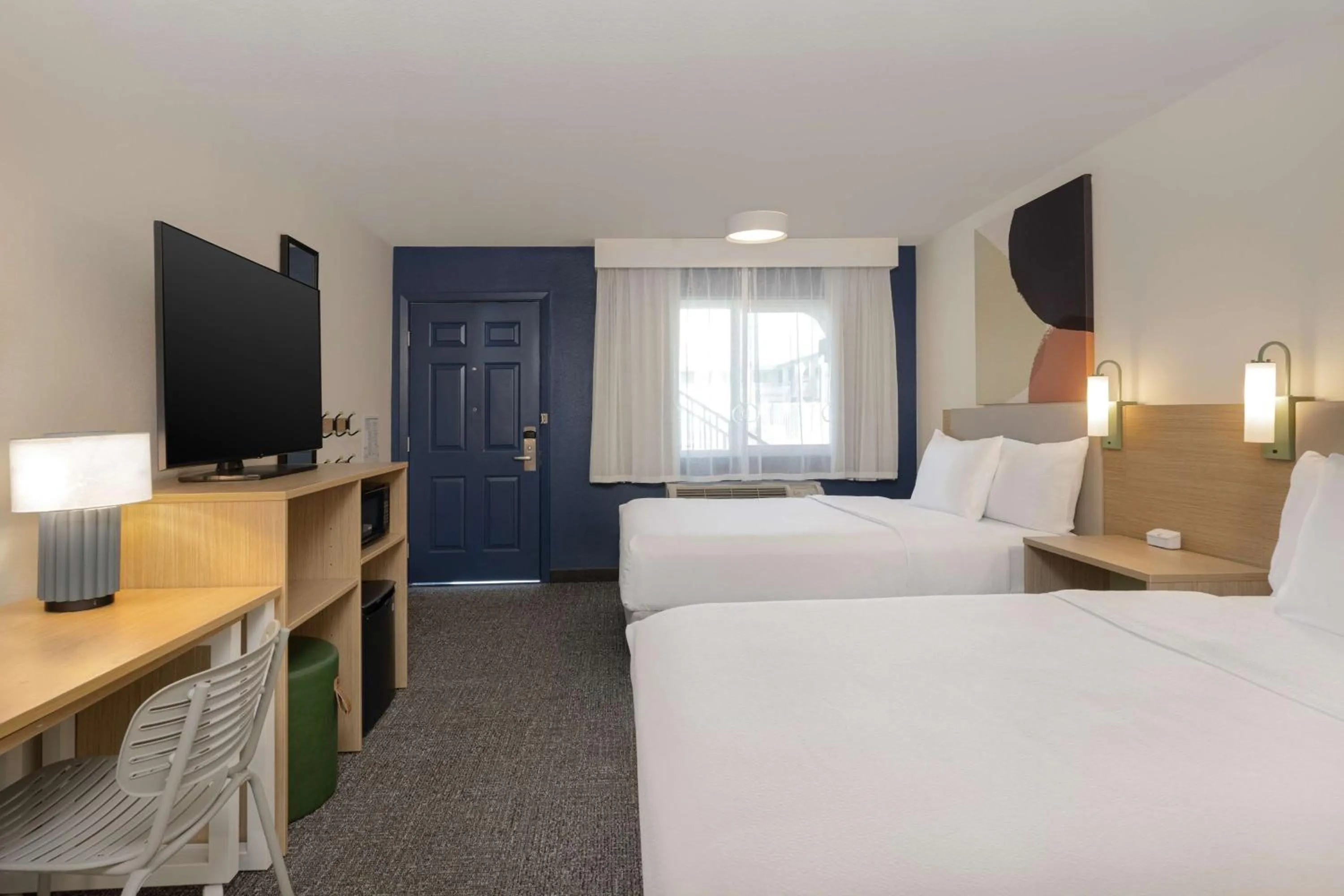 Bed in Spark By Hilton Santa Nella