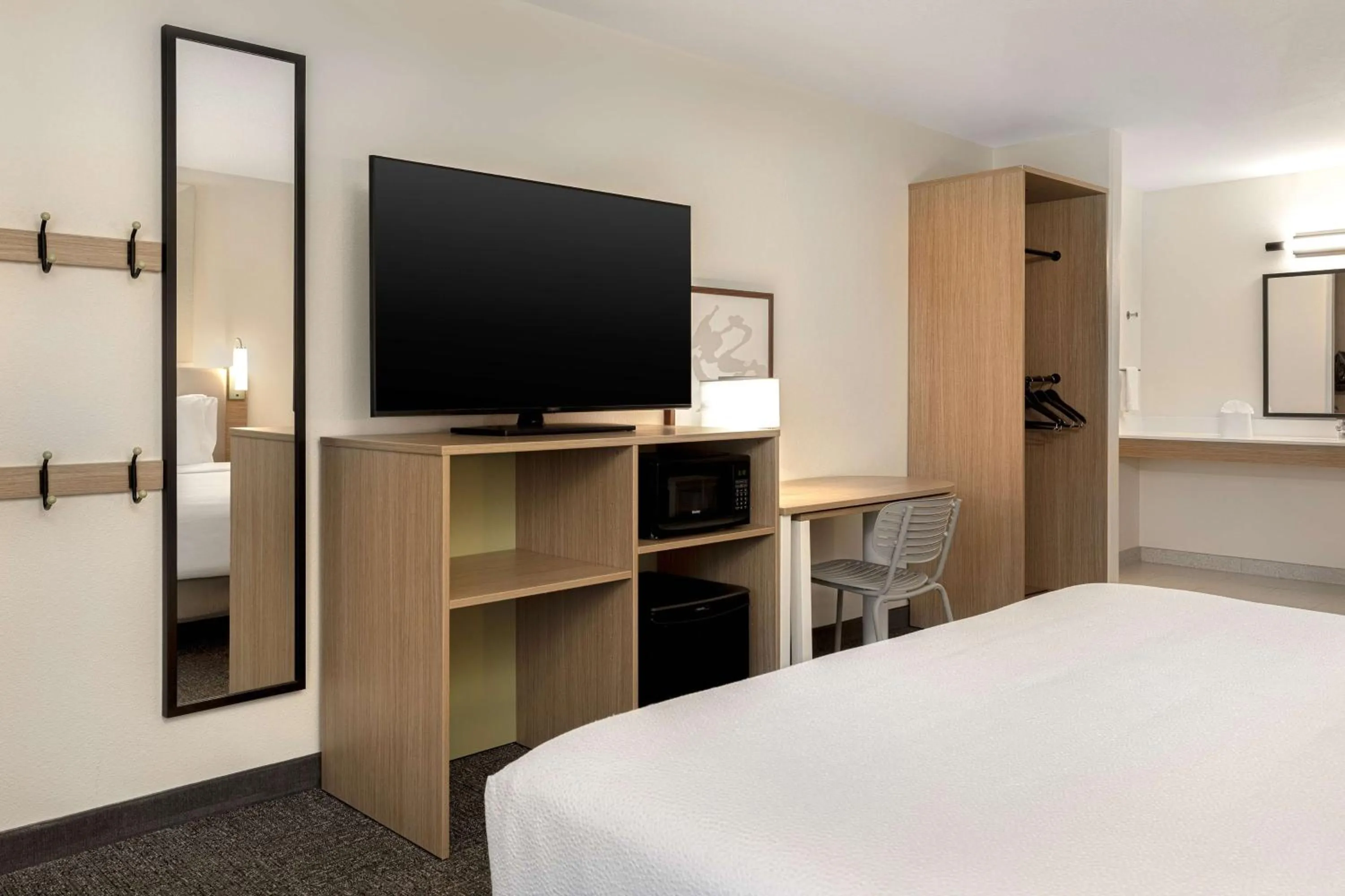 Bed in Spark By Hilton Santa Nella