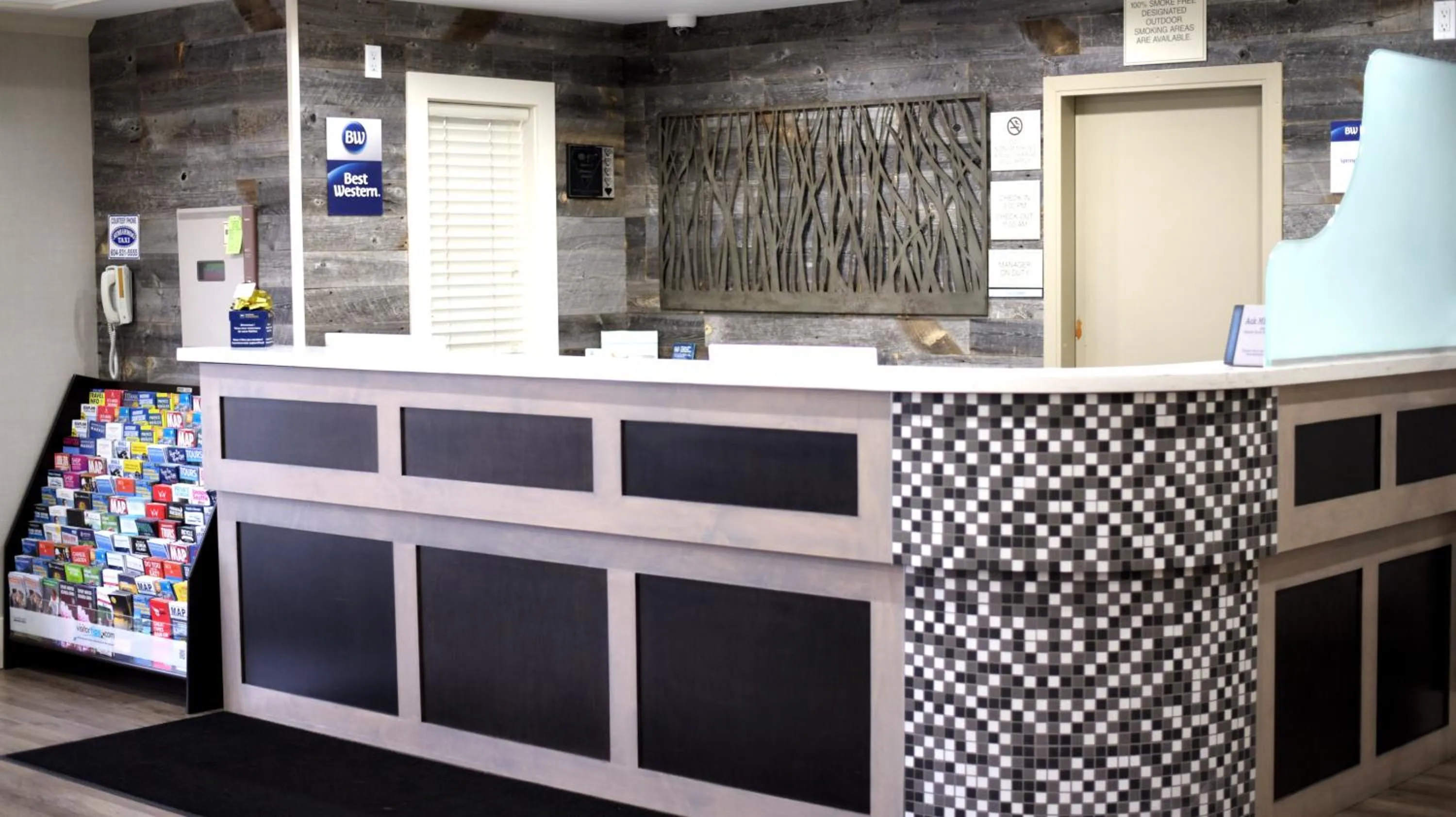 Facade/entrance in Best Western Peace Arch Inn