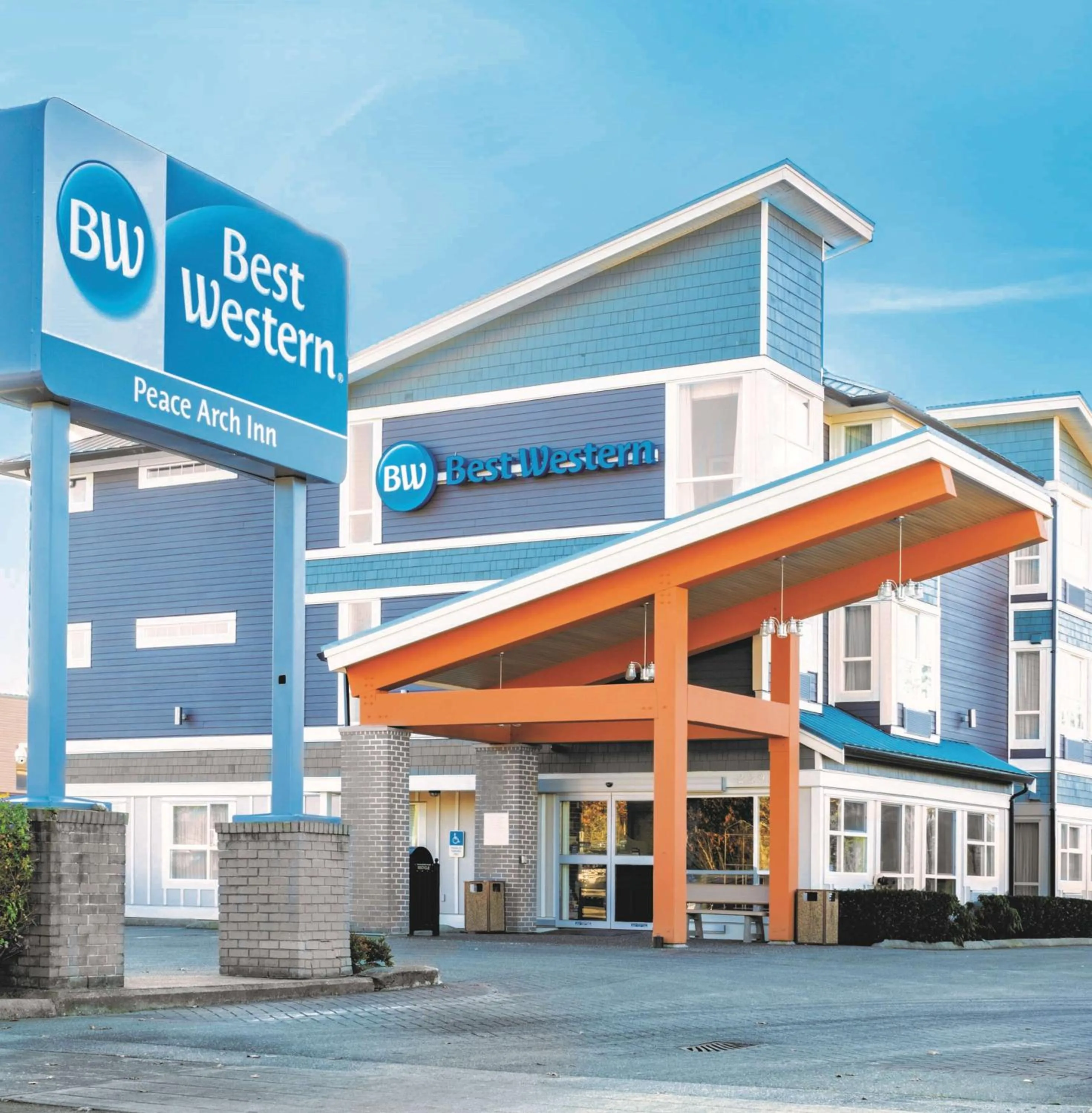 Property building in Best Western Peace Arch Inn