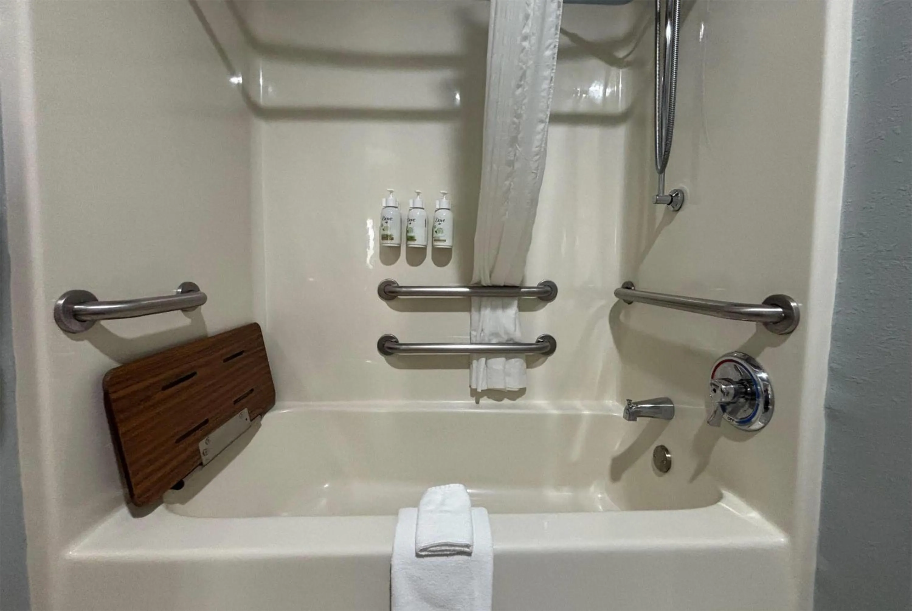 Bathroom in Baymont by Wyndham Litchfield