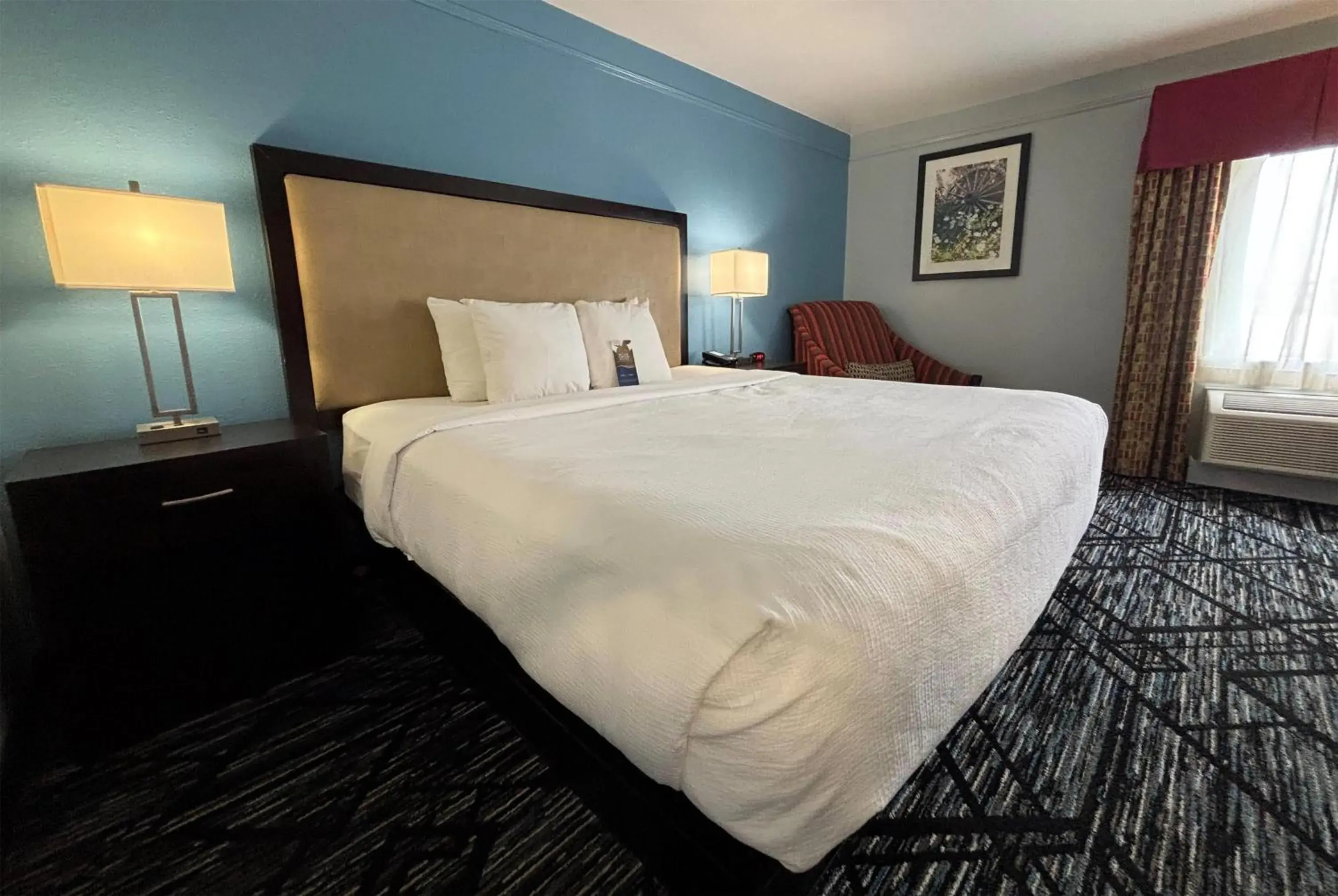 King Room - Non-Smoking in Baymont by Wyndham Litchfield King Room - Non-Smoking in Baymont by Wyndham Litchfield