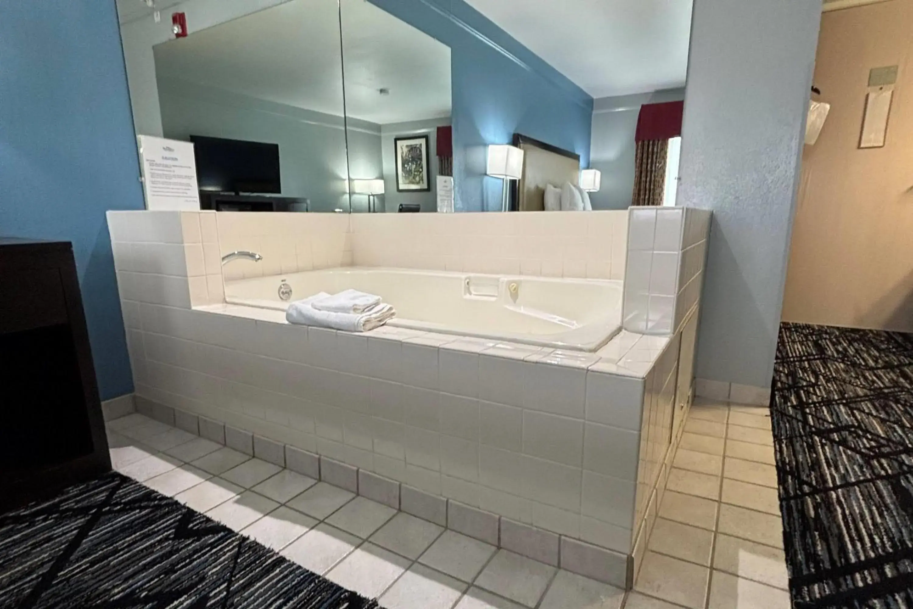 Photo of the whole room in Baymont by Wyndham Litchfield Photo of the whole room in Baymont by Wyndham Litchfield