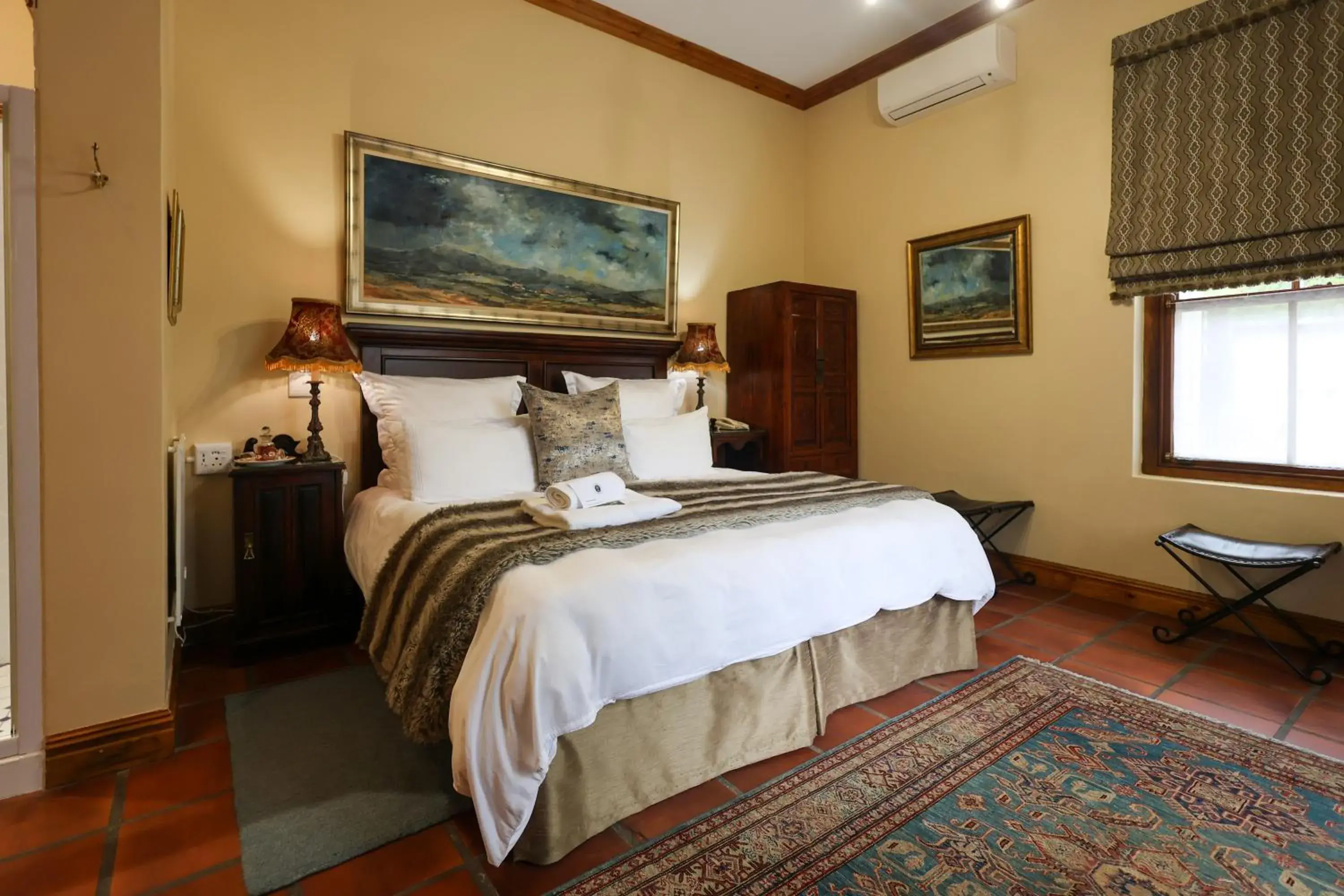 Bedroom, Bed in Evergreen Manor and Spa Bedroom, Bed in Evergreen Manor and Spa