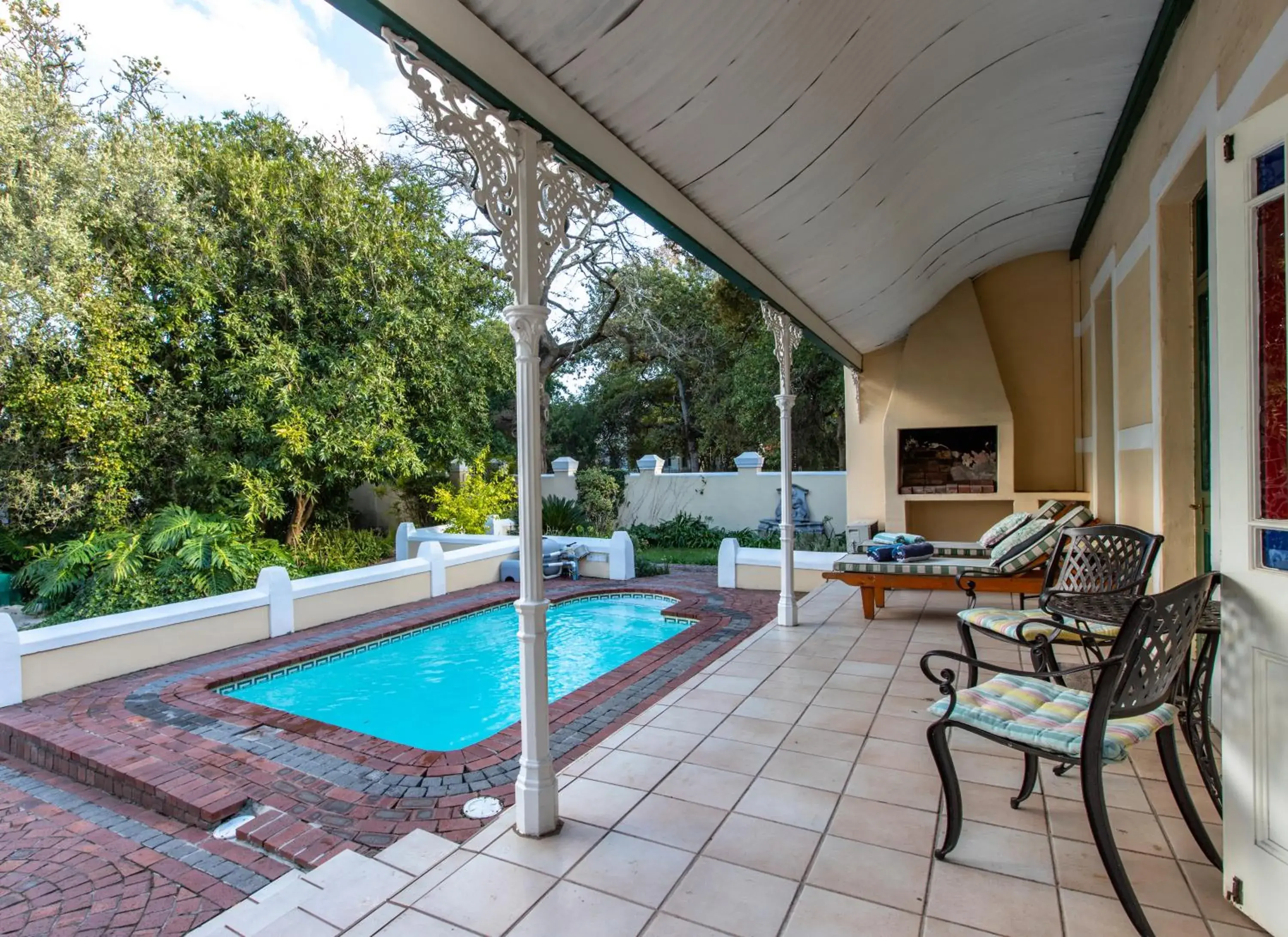 Pool view in Evergreen Manor and Spa Pool view in Evergreen Manor and Spa