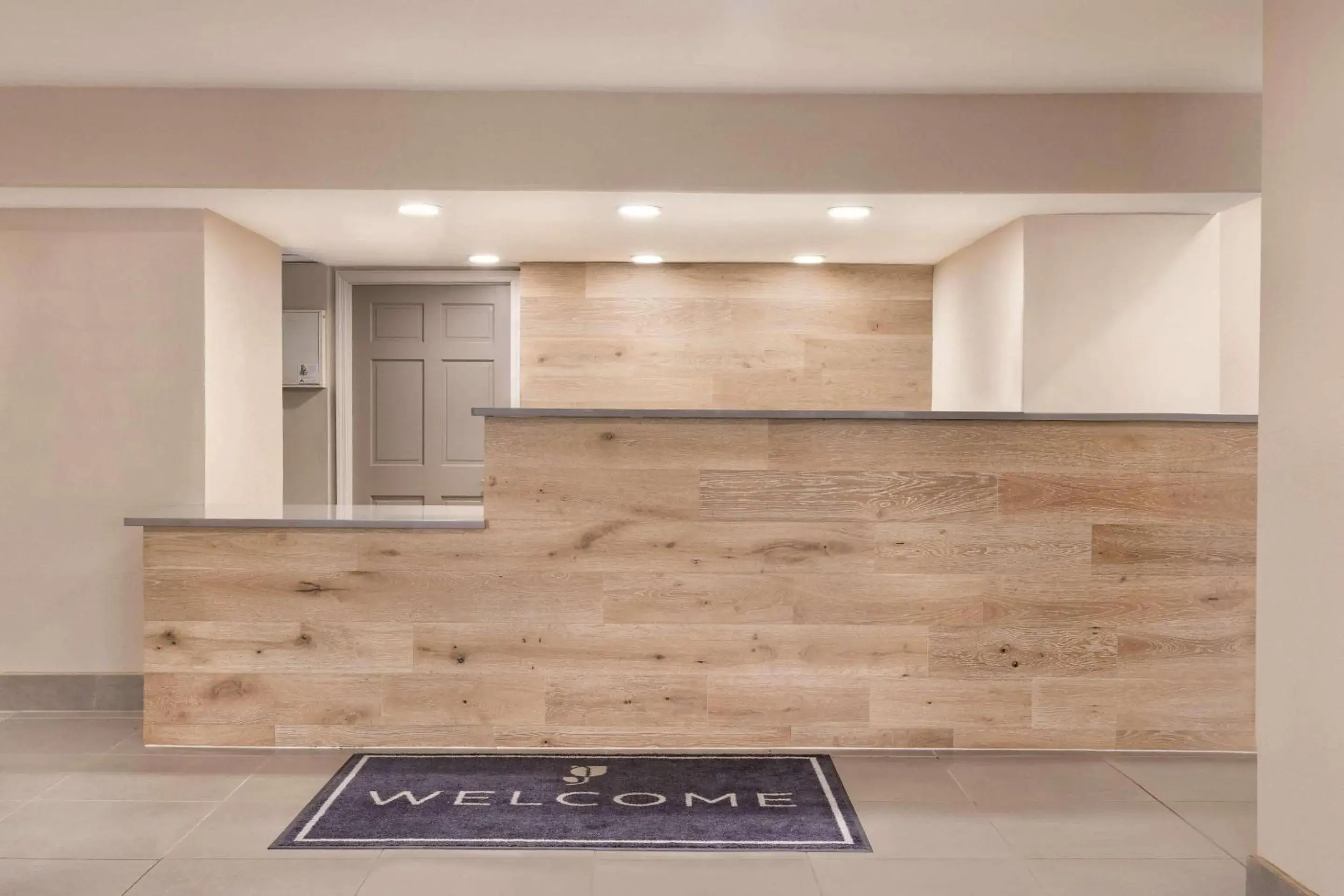 Lobby or reception in Country Inn & Suites by Radisson, North Little Rock, AR Lobby or reception in Country Inn & Suites by Radisson, North Little Rock, AR