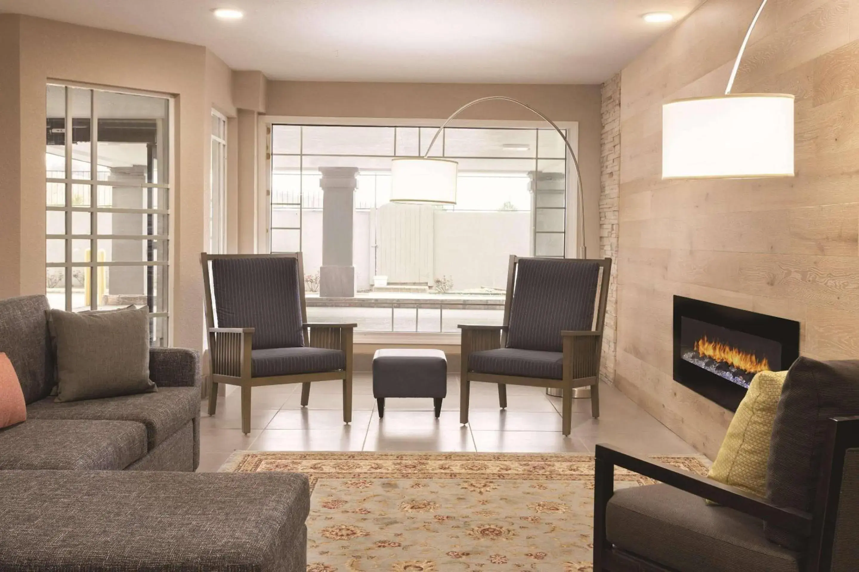 Lobby or reception in Country Inn & Suites by Radisson, North Little Rock, AR Lobby or reception in Country Inn & Suites by Radisson, North Little Rock, AR