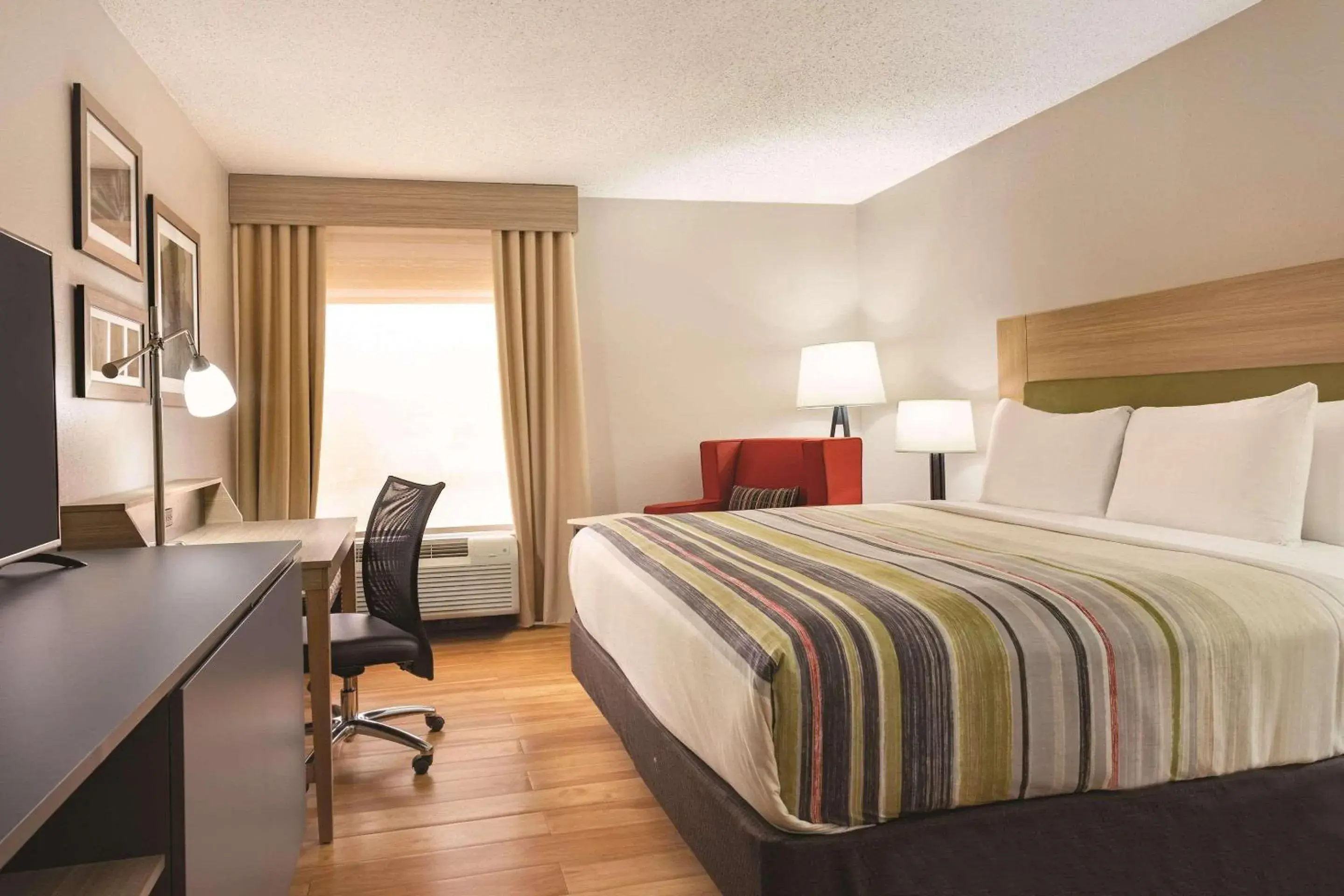 Bedroom, Bed in Country Inn & Suites By Radisson North Little Rock