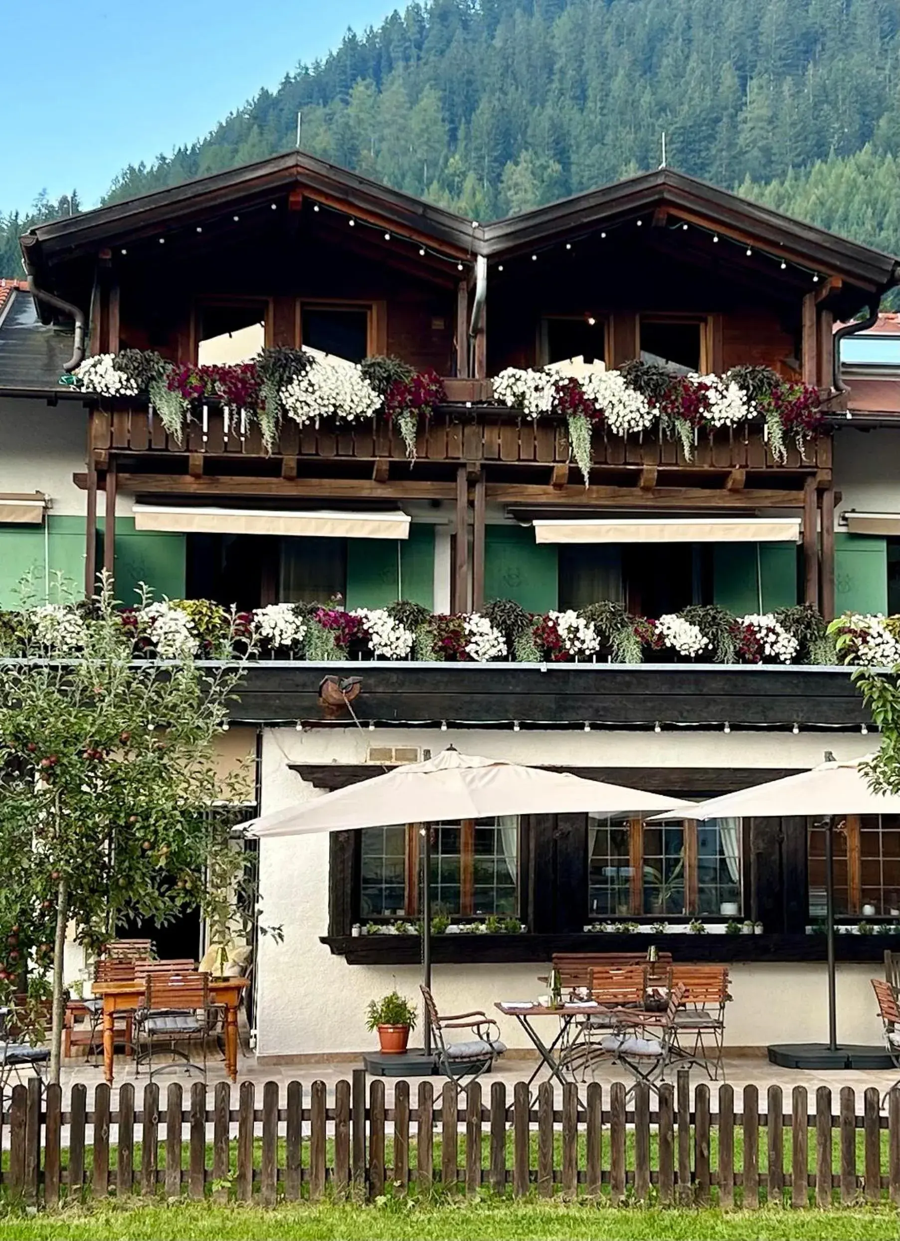 Property Building in Das Halali - dein kleines Hotel an der Zugspitze