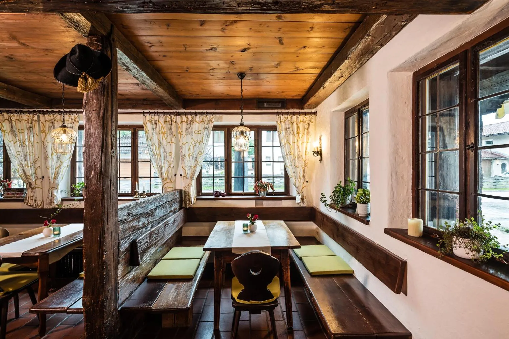 Restaurant/places to eat in Das Halali - dein kleines Hotel an der Zugspitze