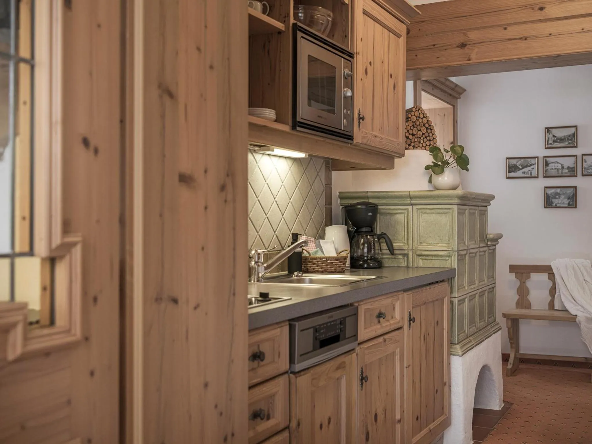 Kitchen or kitchenette in Apparthotel "Landhaus Veronika"
