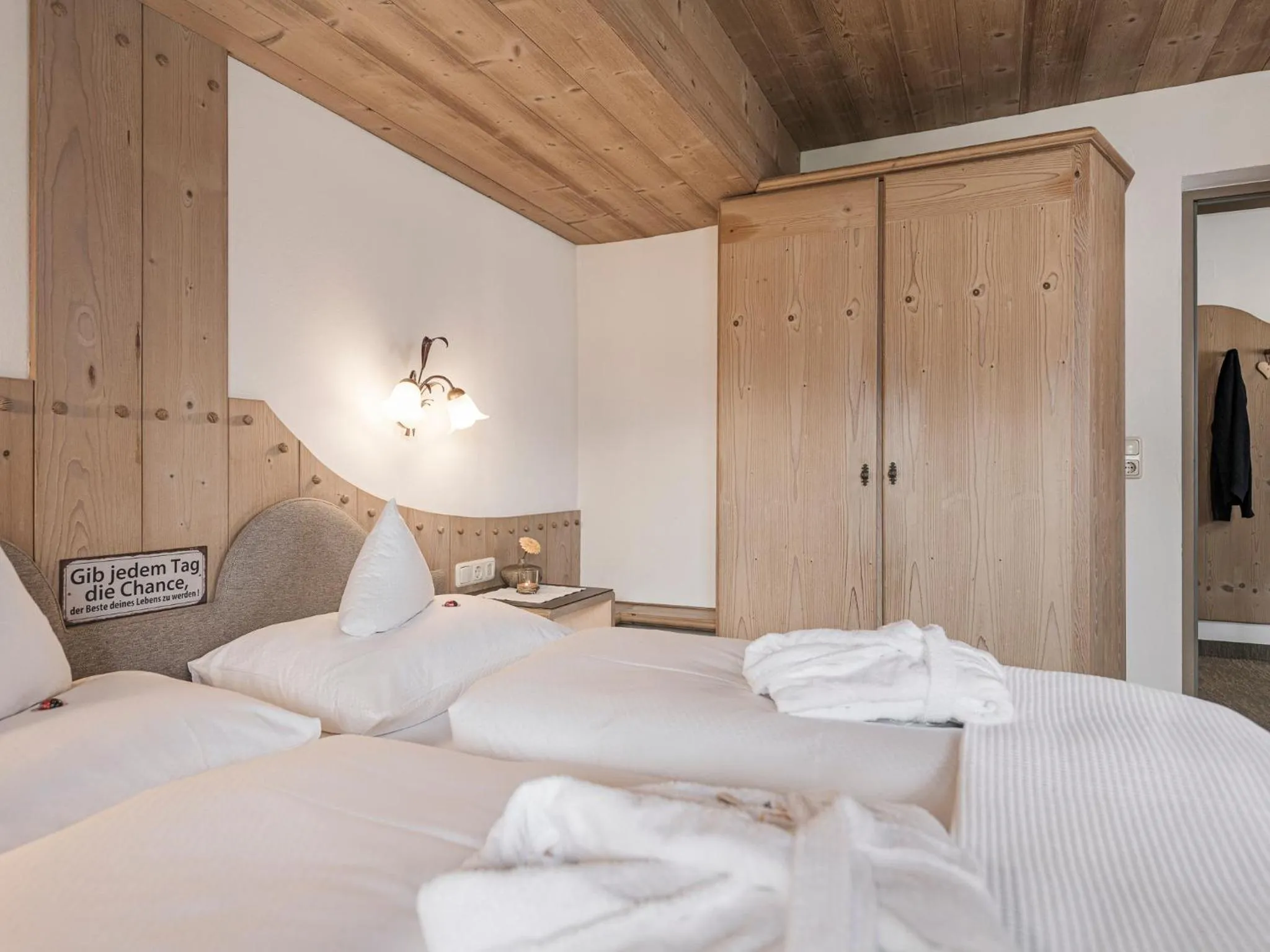 Bedroom, Bed in Apparthotel "Landhaus Veronika"