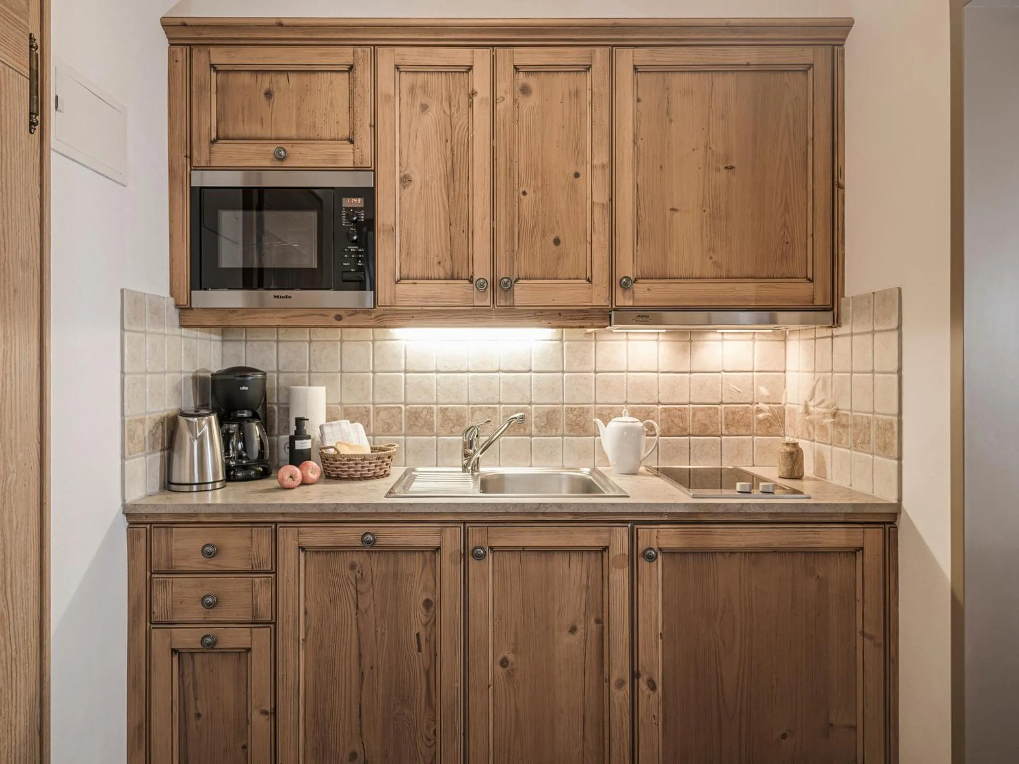 Kitchen or kitchenette in Apparthotel "Landhaus Veronika"