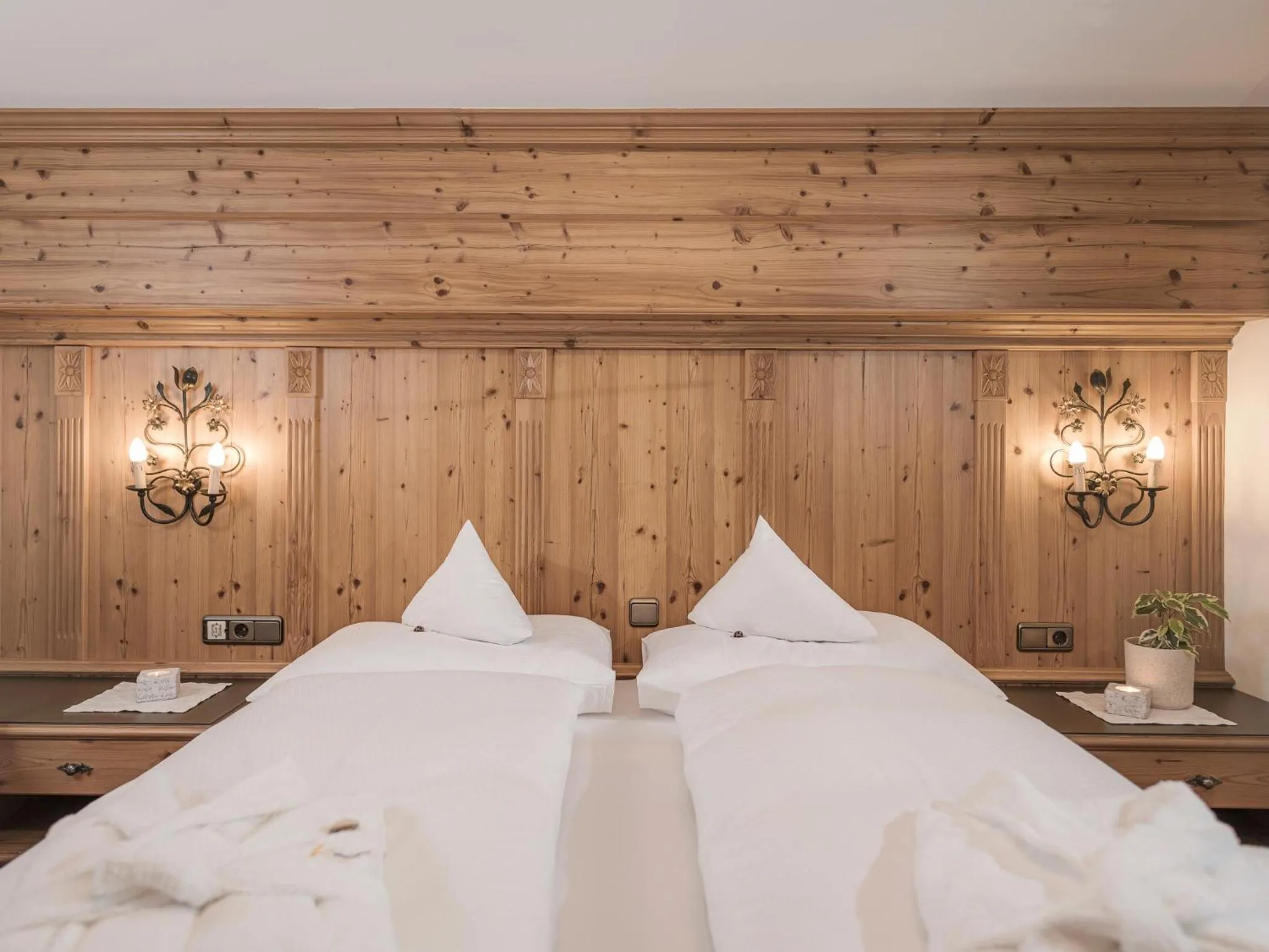 Bedroom, Bed in Apparthotel "Landhaus Veronika"