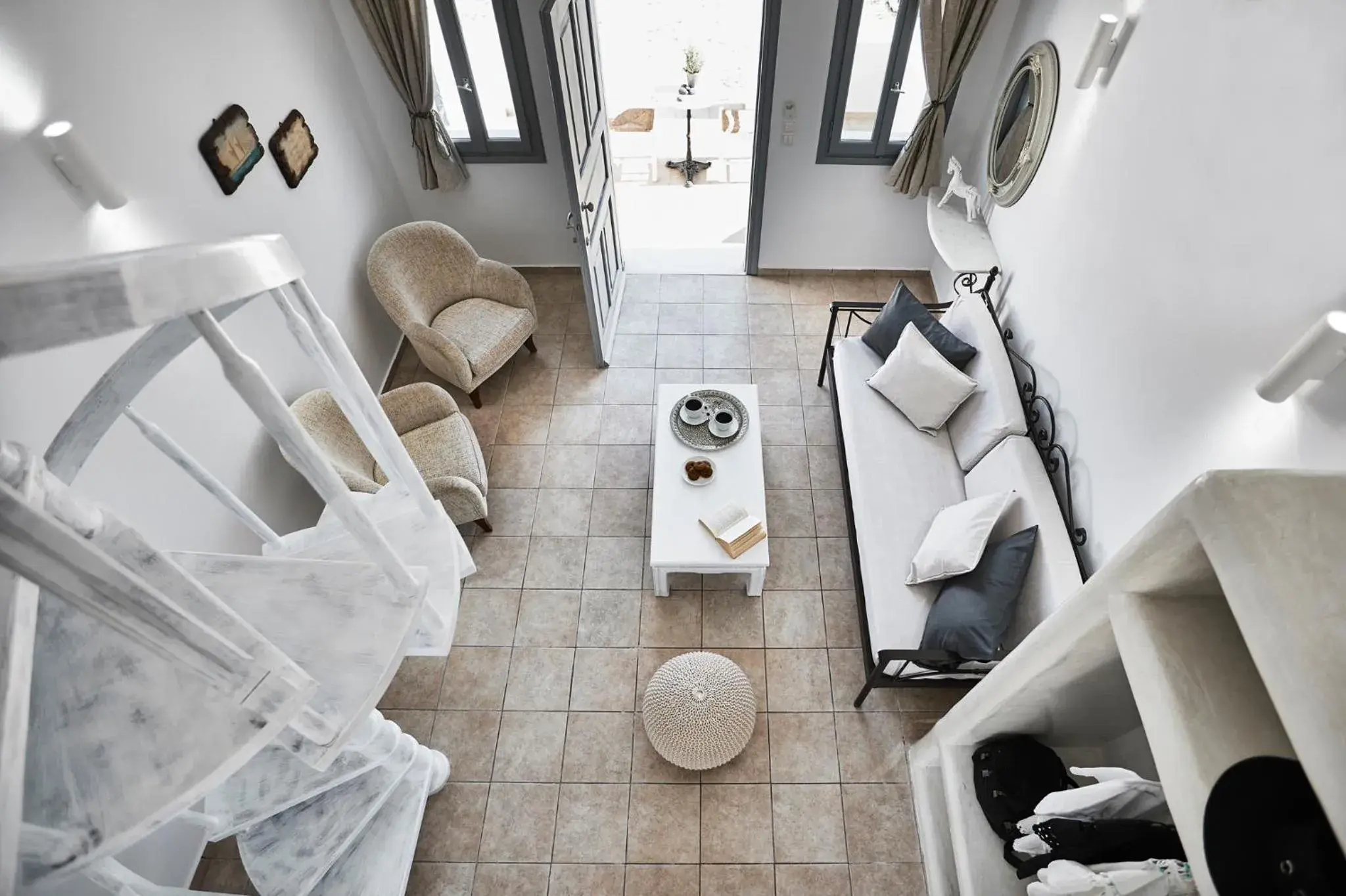 Time of day, Bed in Golden East Time of day, Bed in Golden East