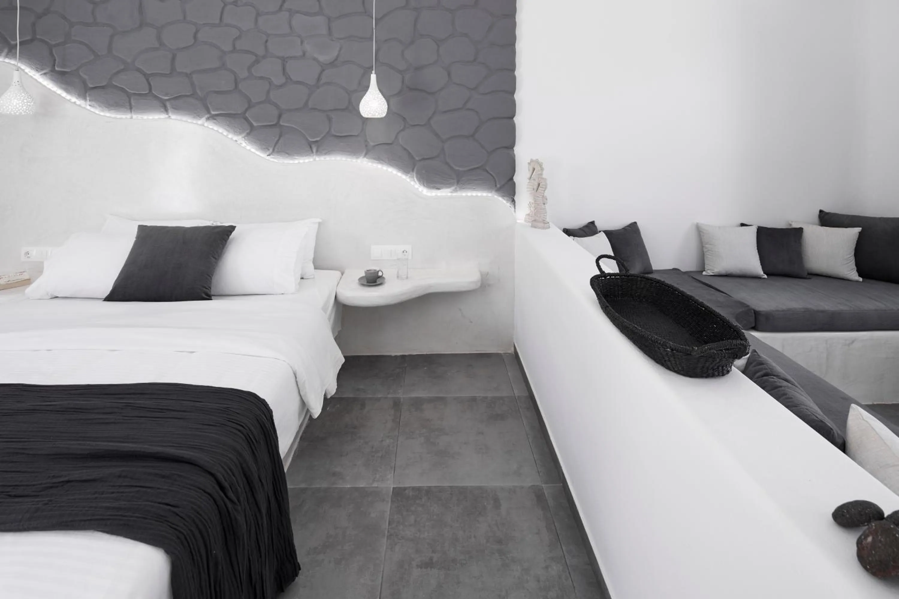 Time of day, Bed in Golden East