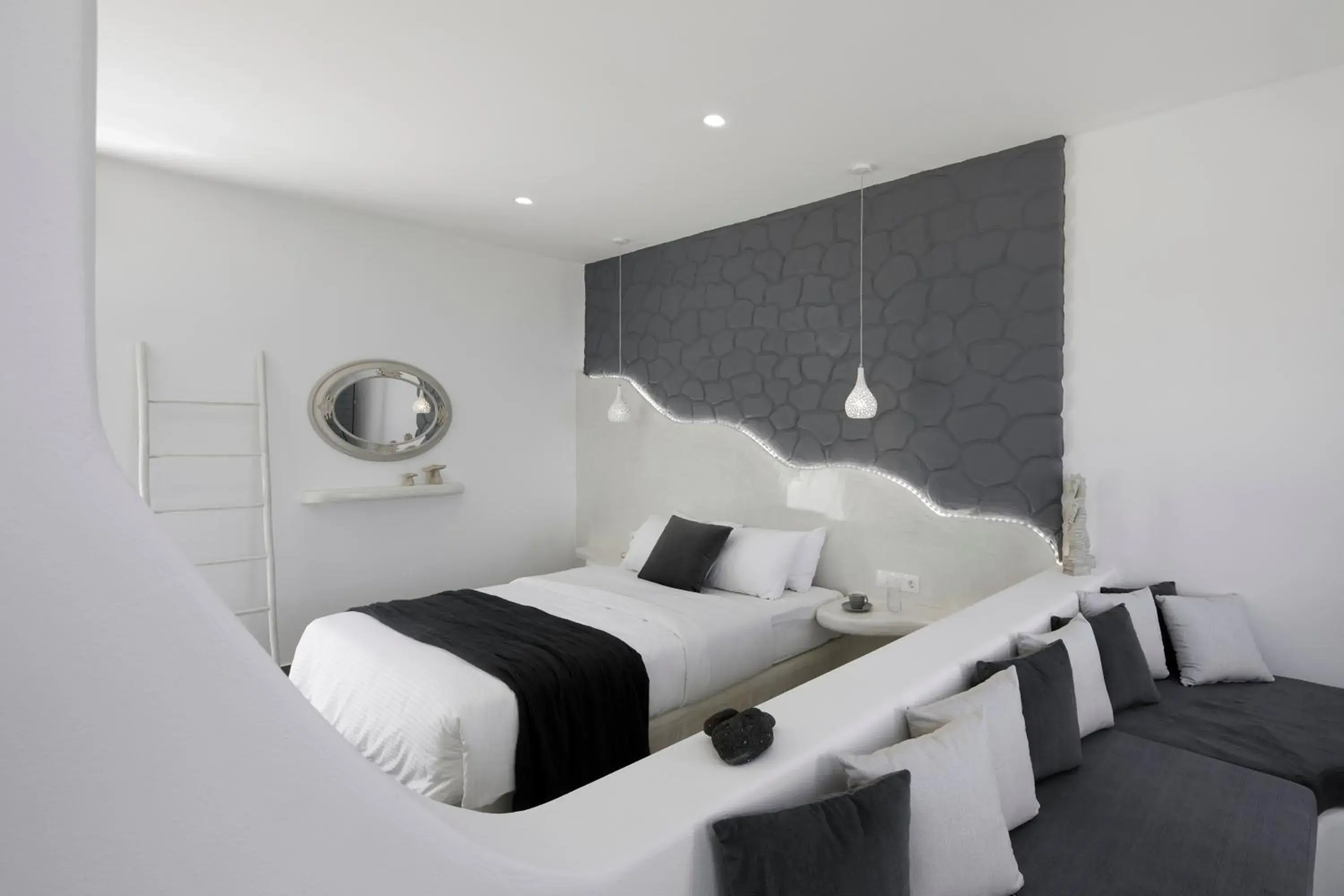 Time of day, Bed in Golden East Time of day, Bed in Golden East