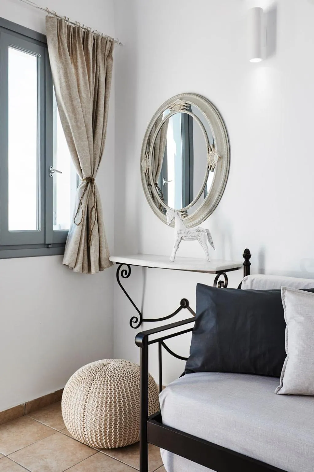 Time of day, Bed in Golden East