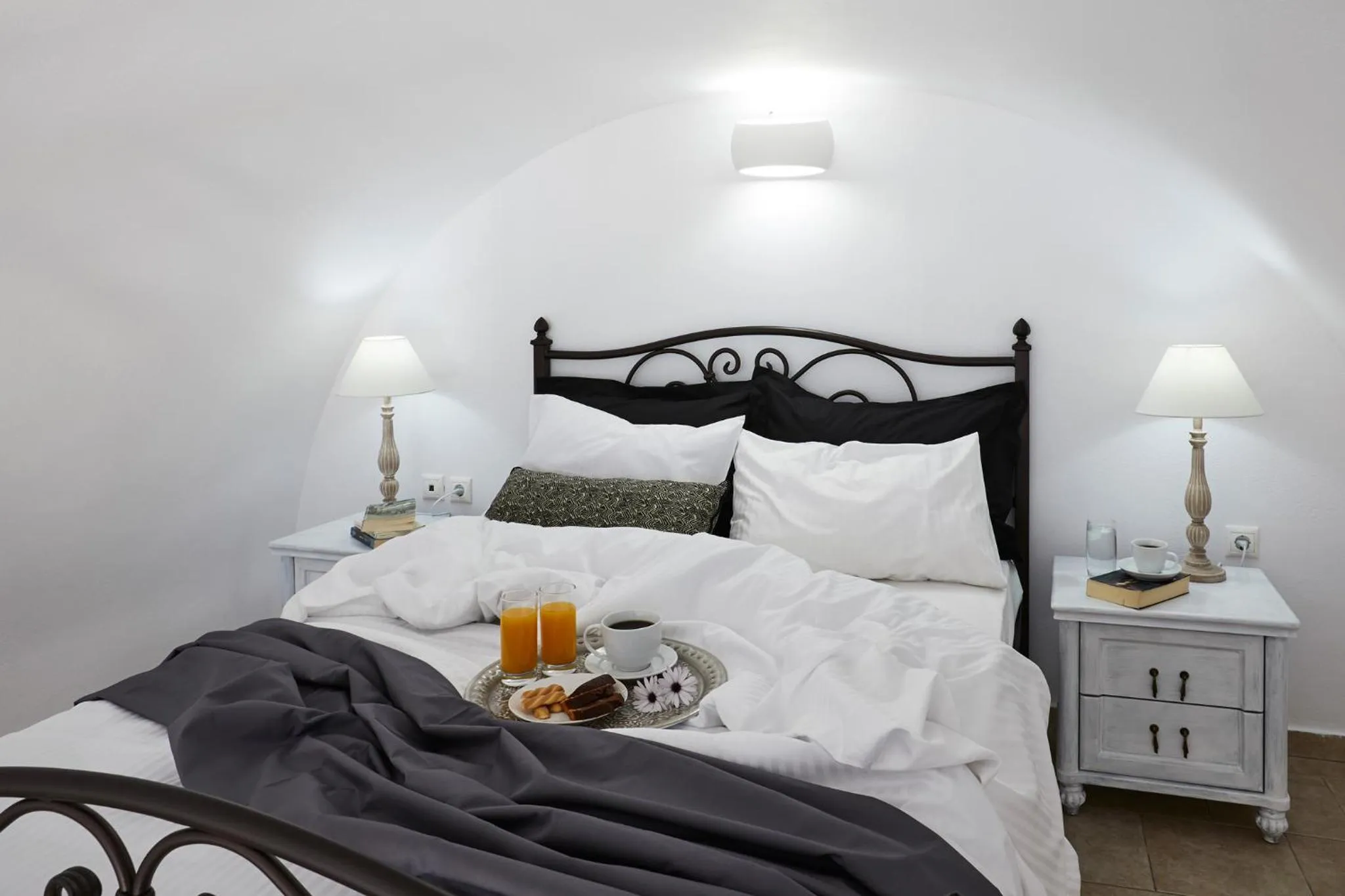 Time of day, Bed in Golden East