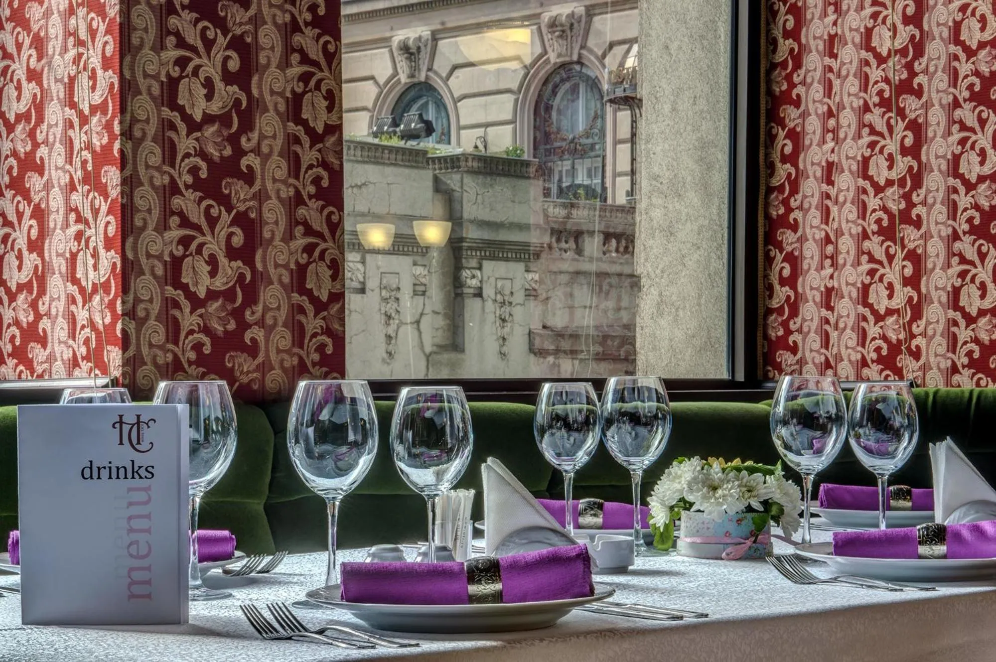 Restaurant/places to eat in Capitol Hotel