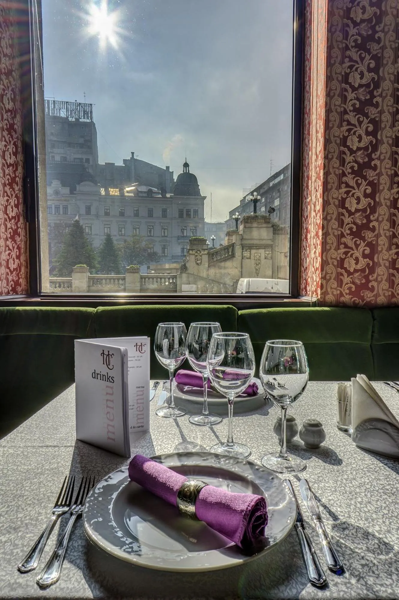 Restaurant/places to eat in Capitol Hotel