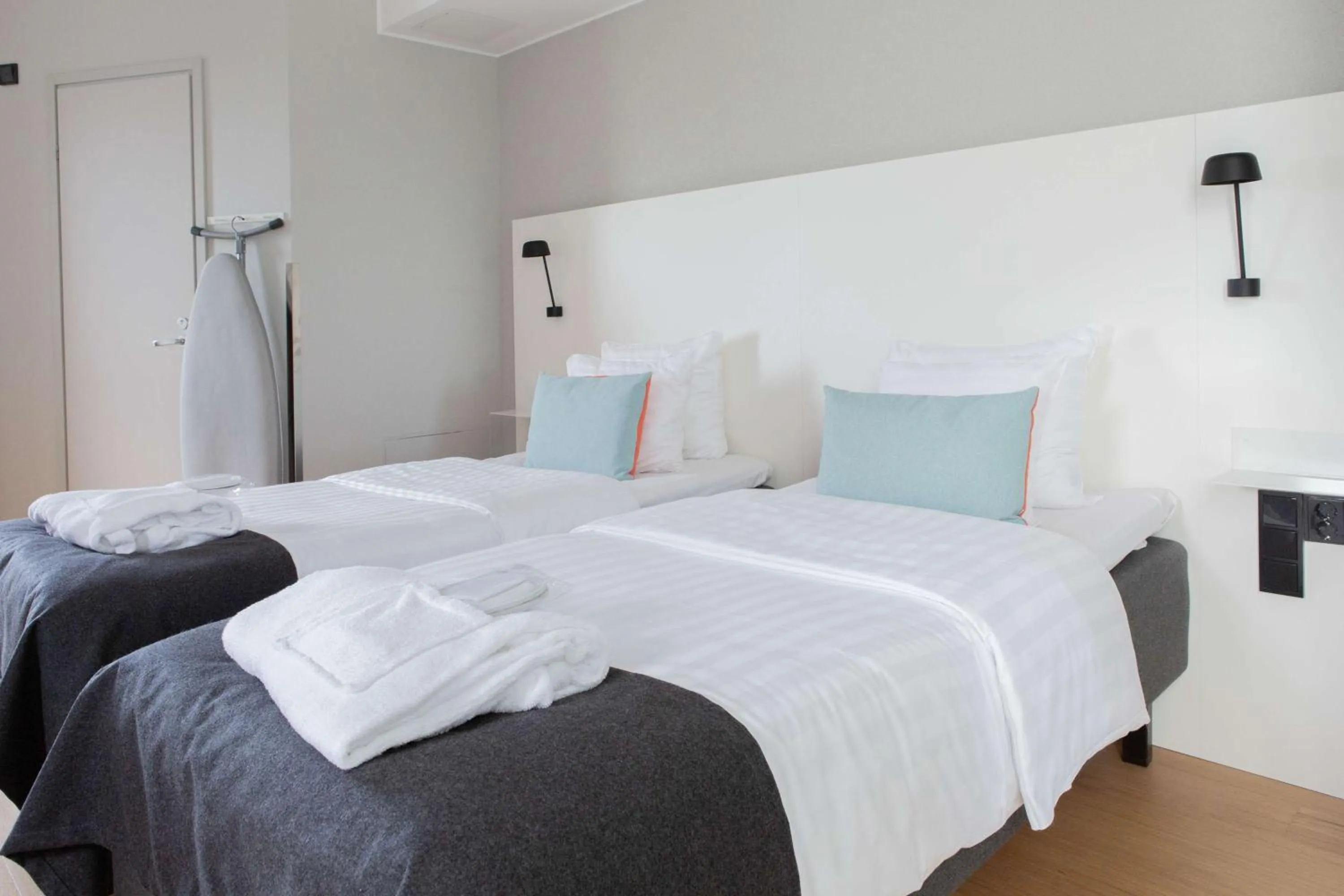 Bedroom, Bed in Scandic Helsinki Aviapolis