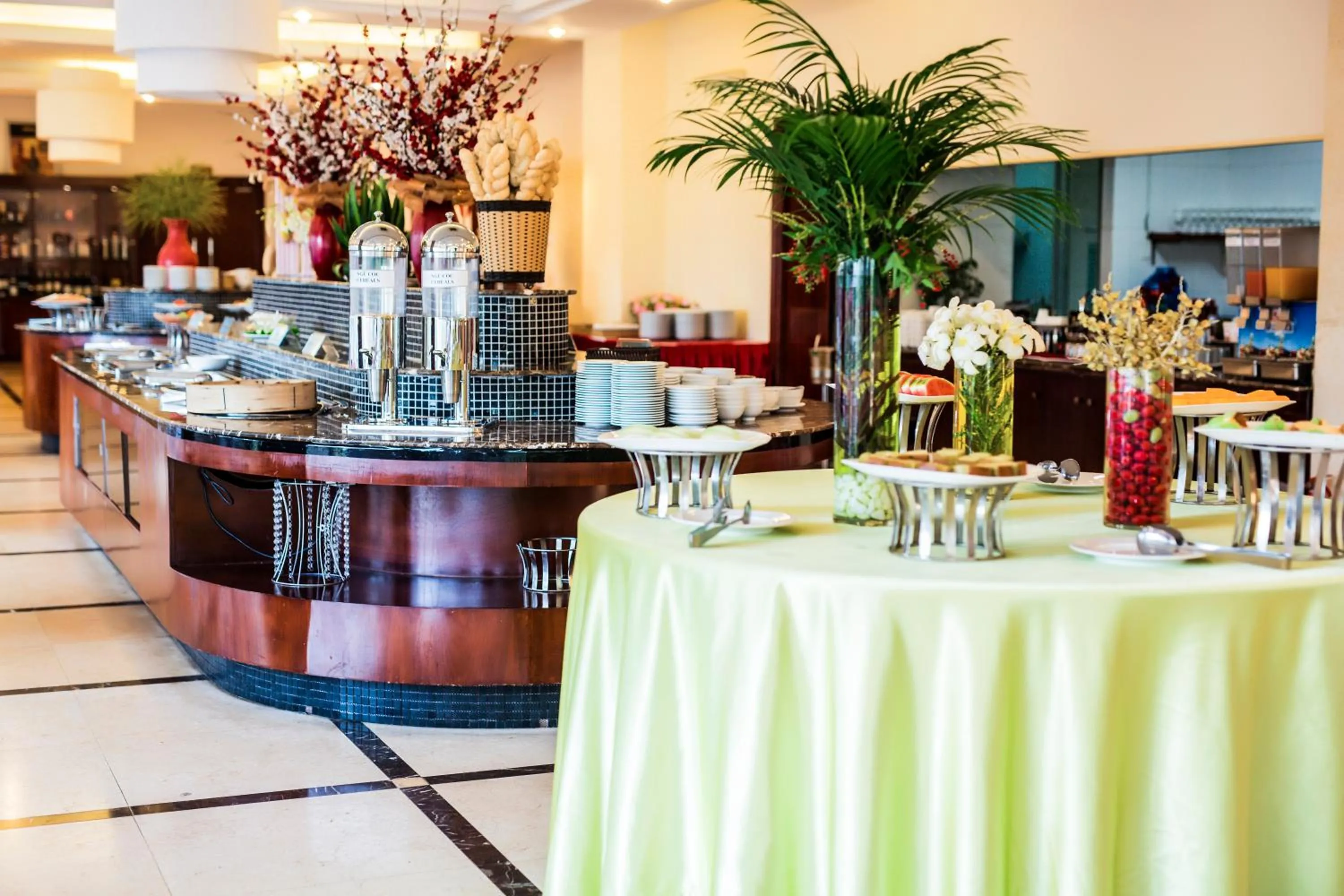 Restaurant/places to eat in Dakruco Hotel