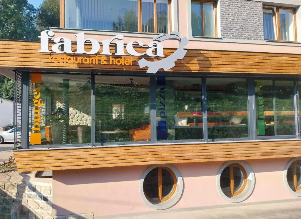 Restaurant/places to eat in Hotel Fabrica