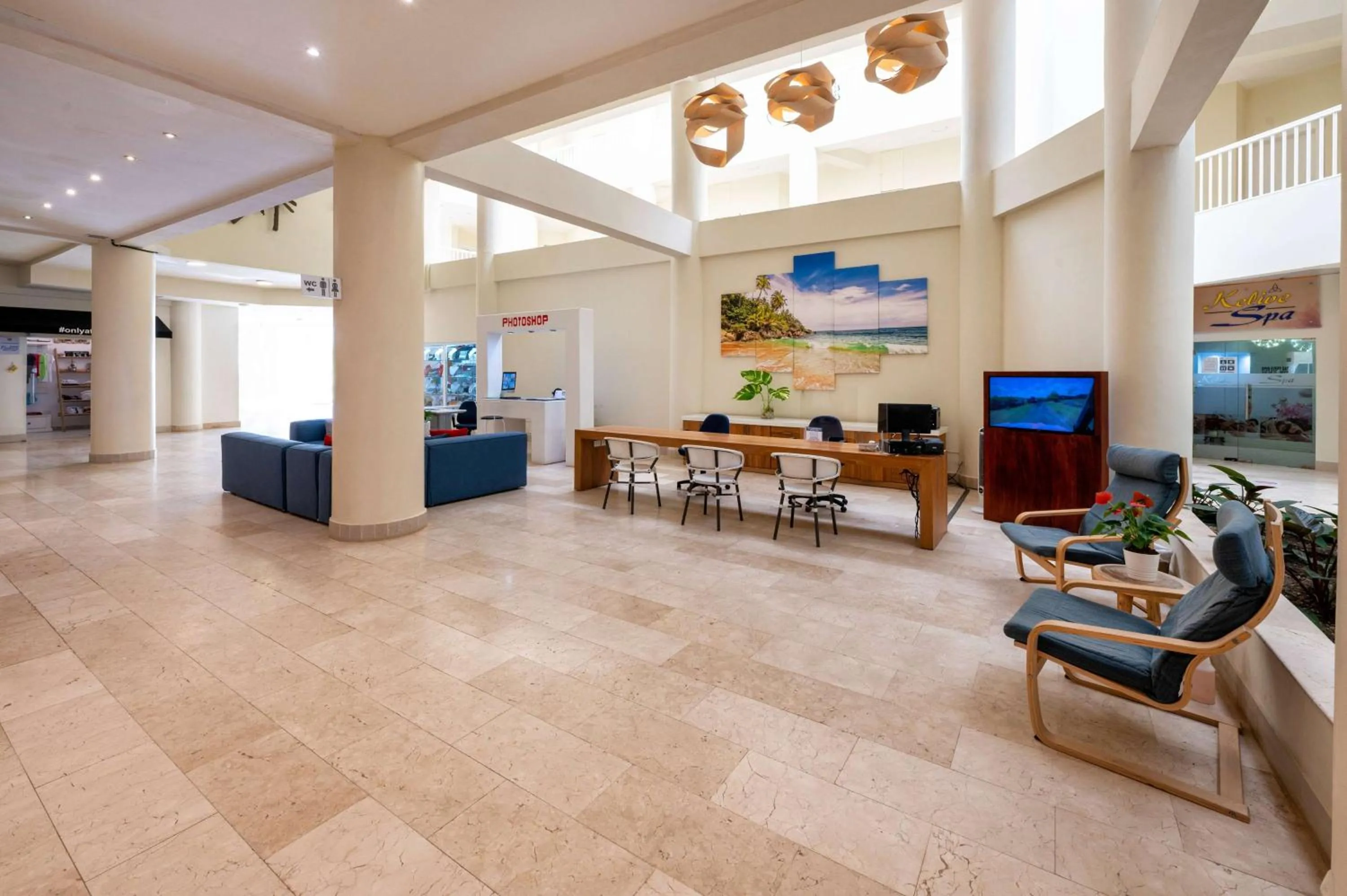 Lobby or reception in Viva Tangerine by Wyndham, A Trademark All Inclusive