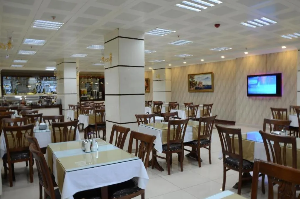 Restaurant/places to eat in Gumus Palace Suites