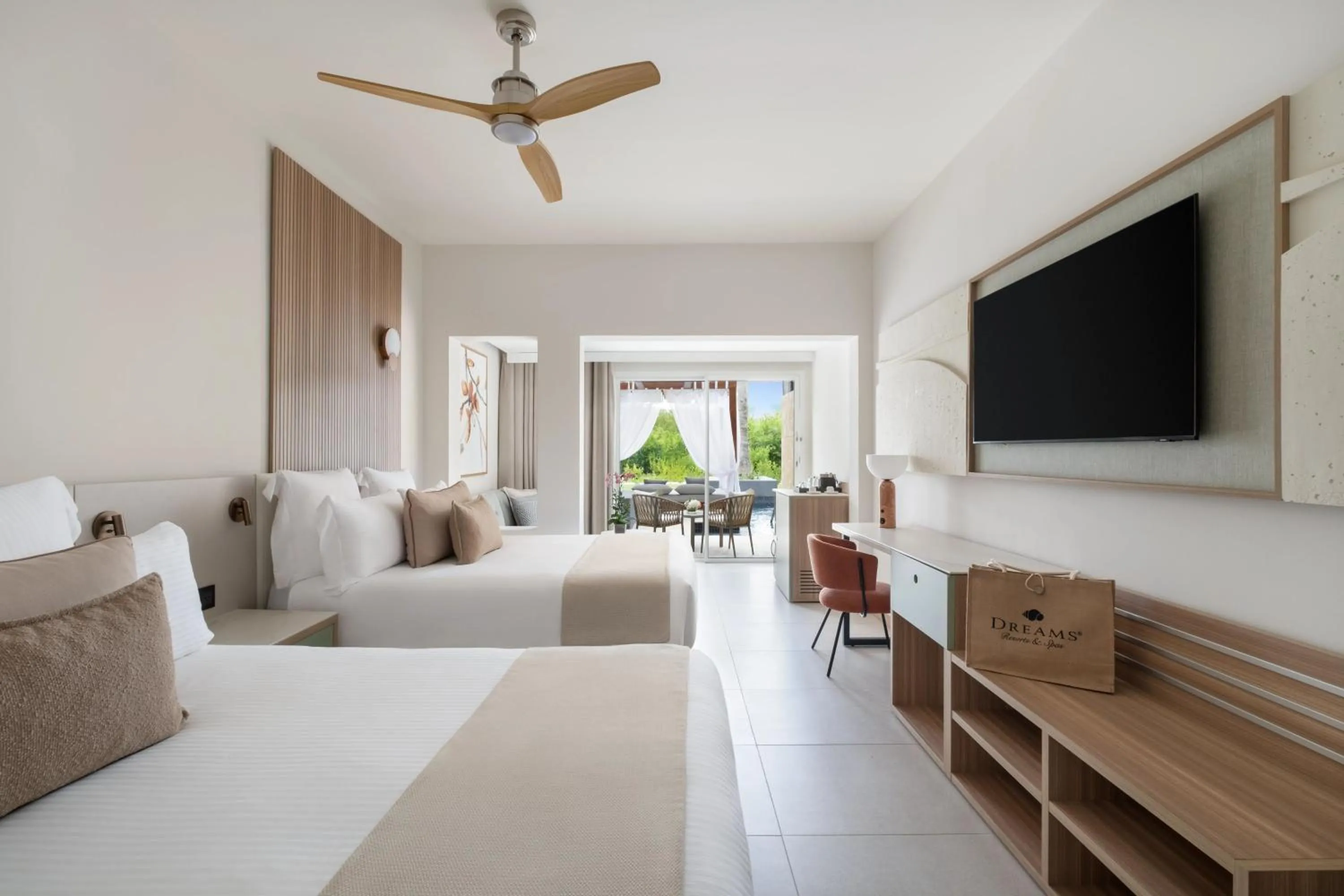 Bed in Dreams Royal Beach Punta Cana - All Inclusive