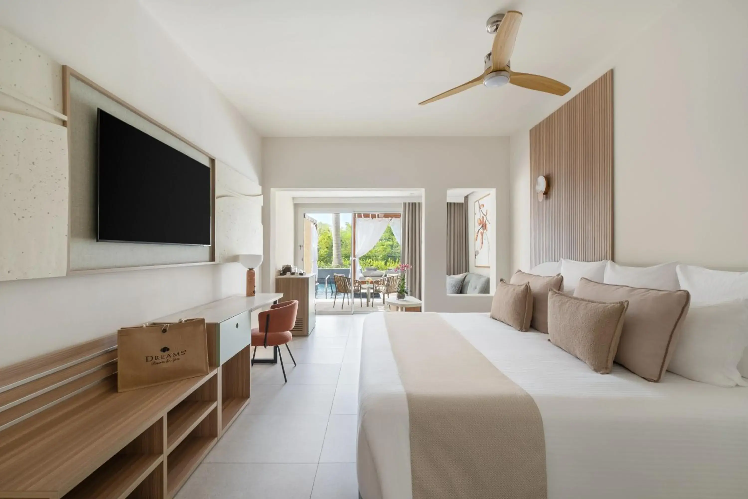 Bed in Dreams Royal Beach Punta Cana - All Inclusive Bed in Dreams Royal Beach Punta Cana - All Inclusive