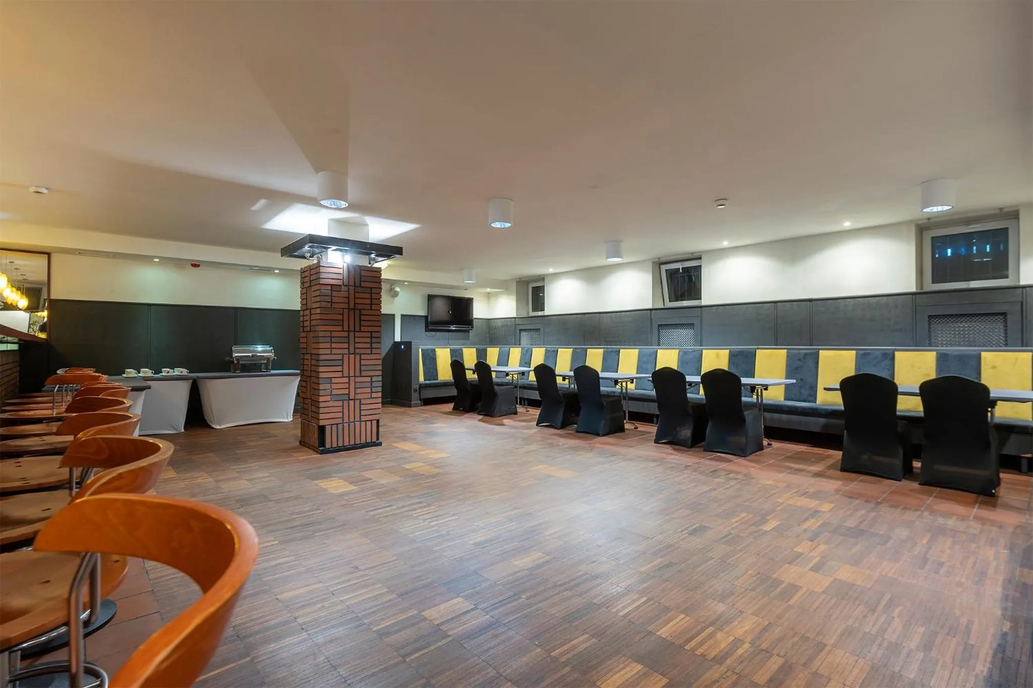 Nightclub / DJ in Hotel Mościcki