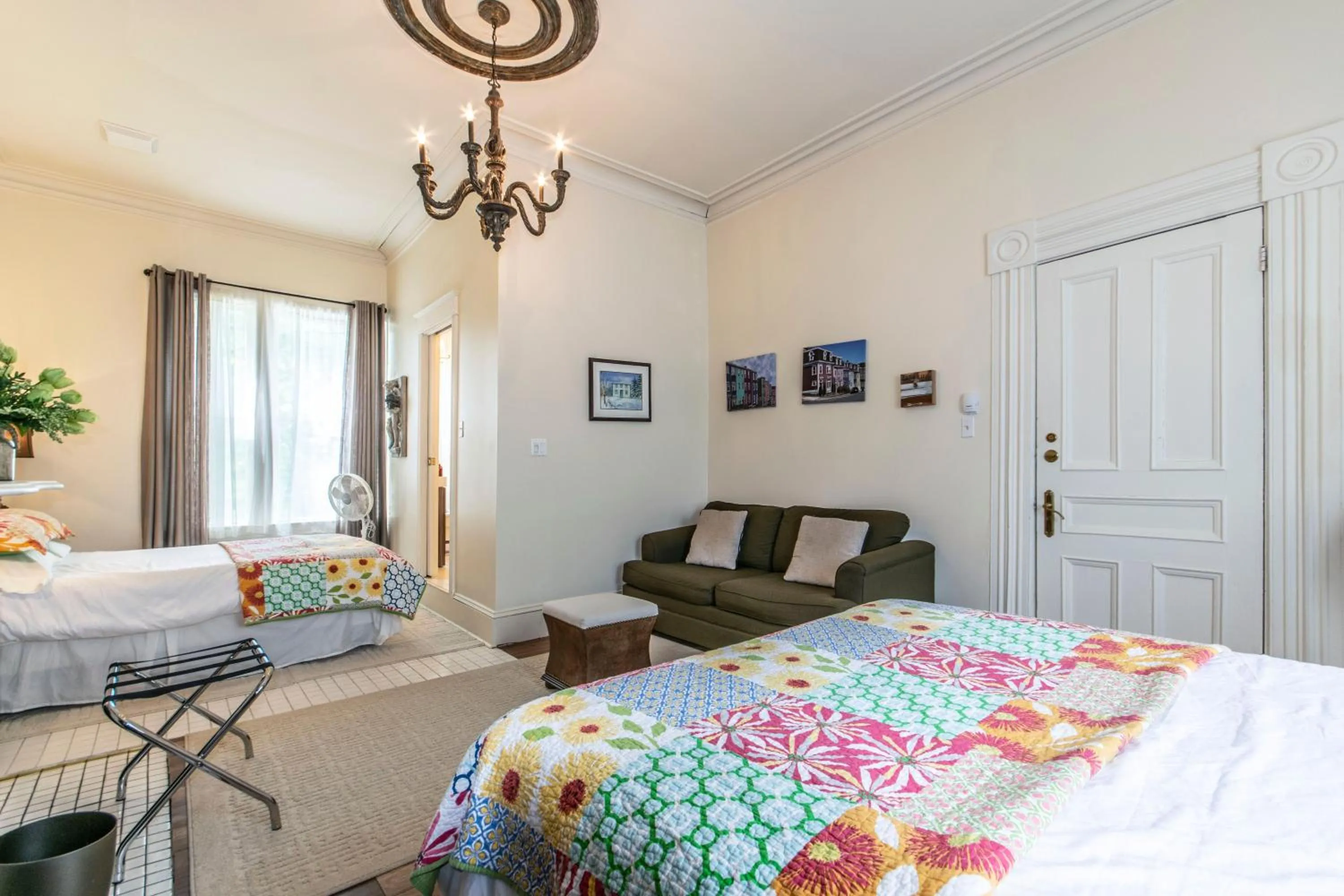 Bed in The Elizabeth Manor Guesthouse