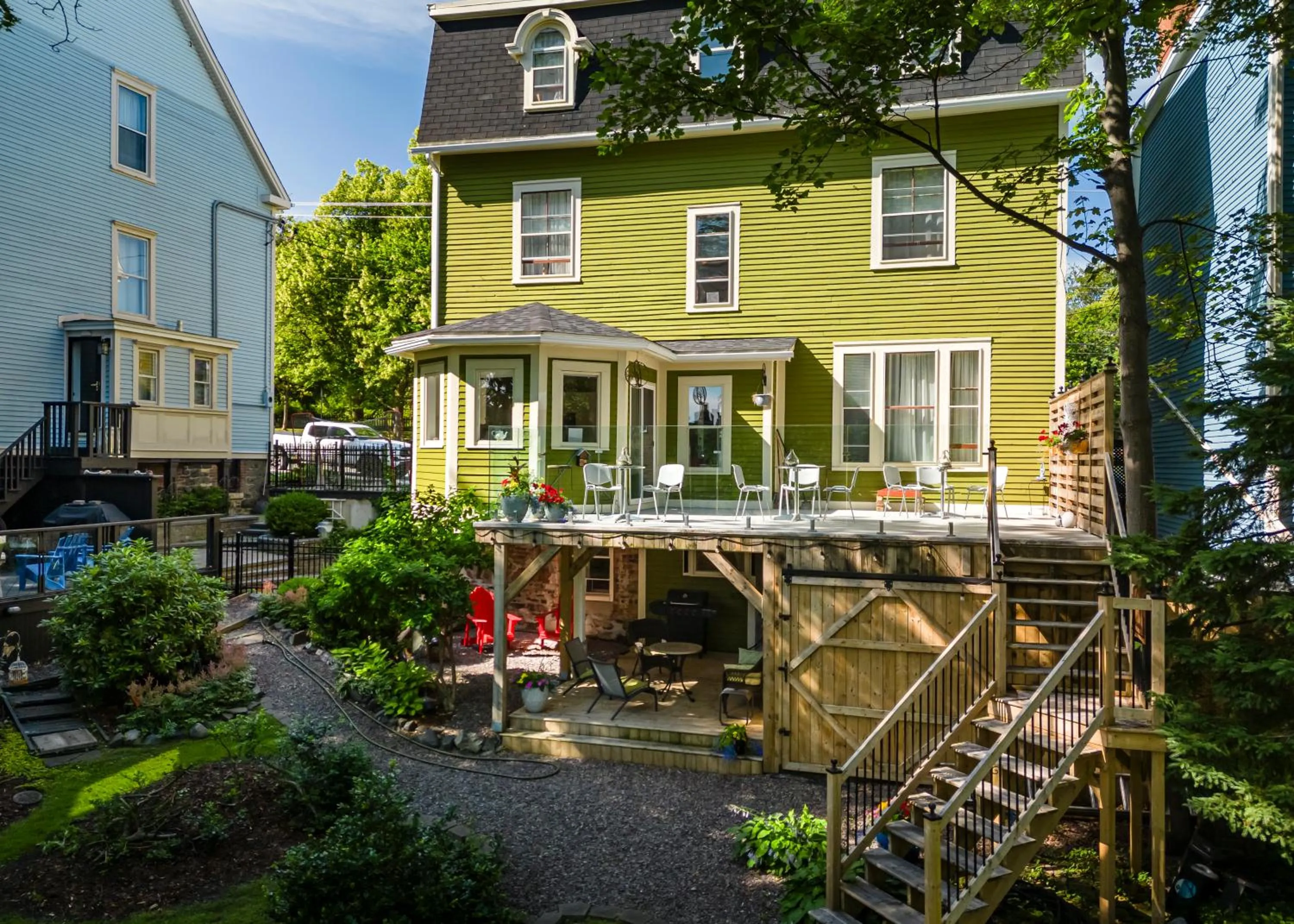 Property building in The Elizabeth Manor Guesthouse