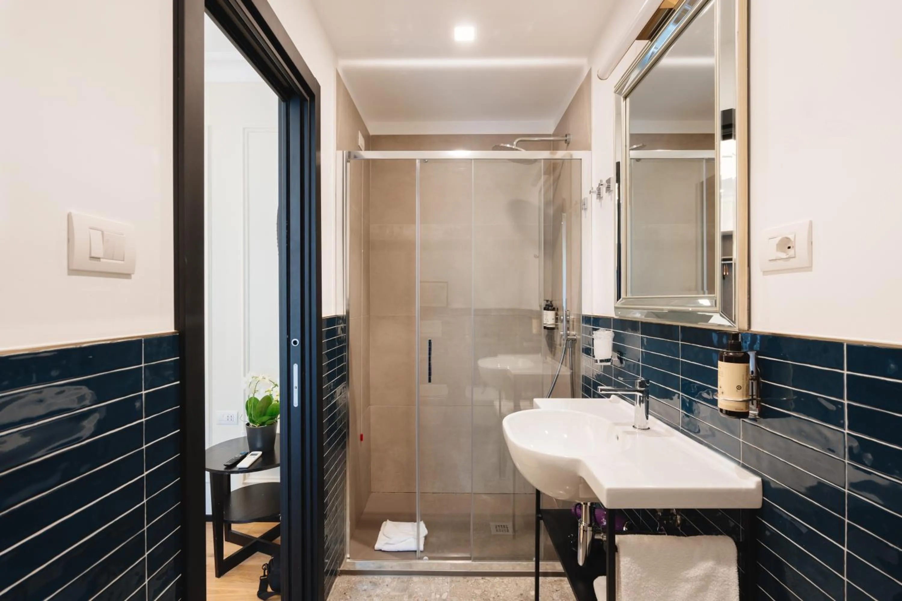 Shower in Deseo Home