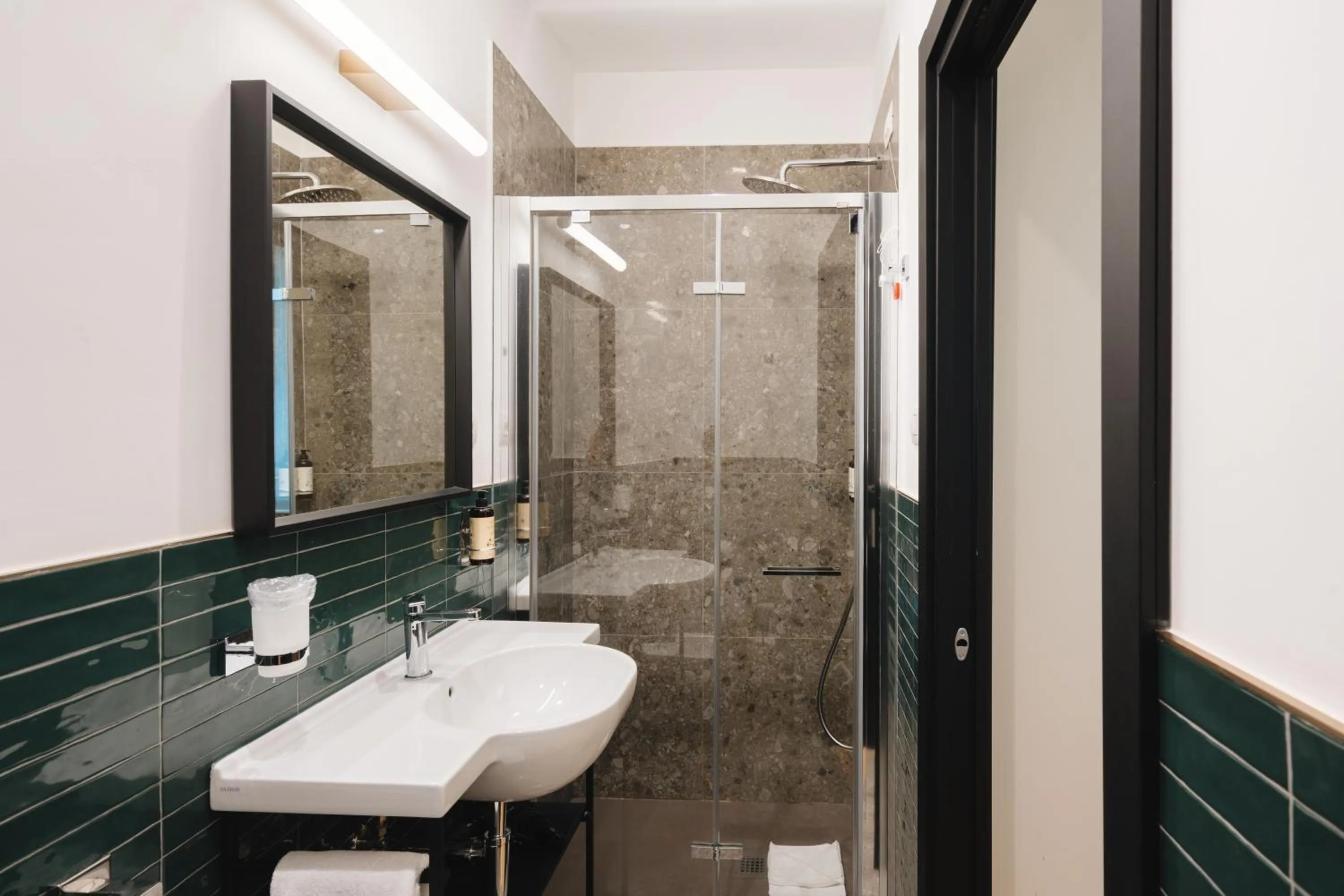 Shower in Deseo Home