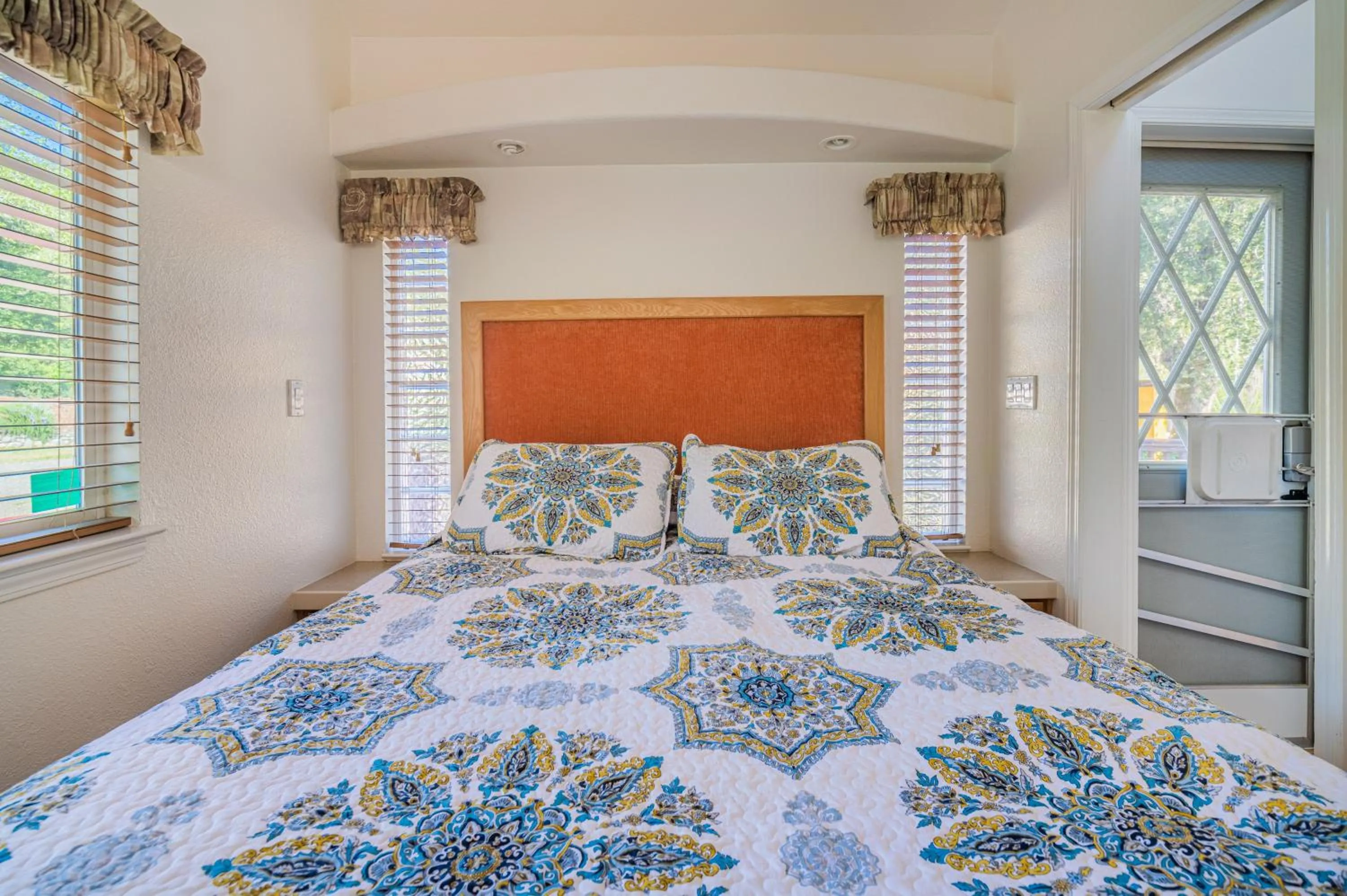 Bedroom, Bed in Strawhouse Resorts