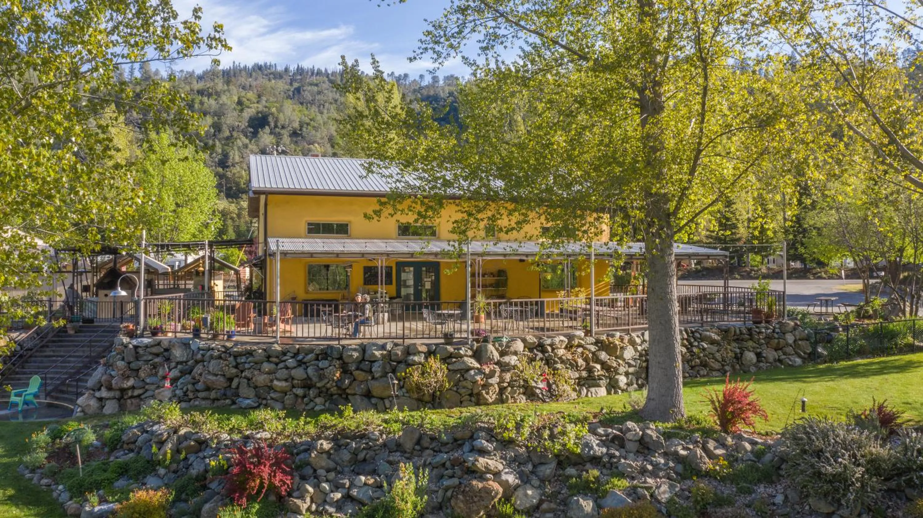 Property building in Strawhouse Resorts