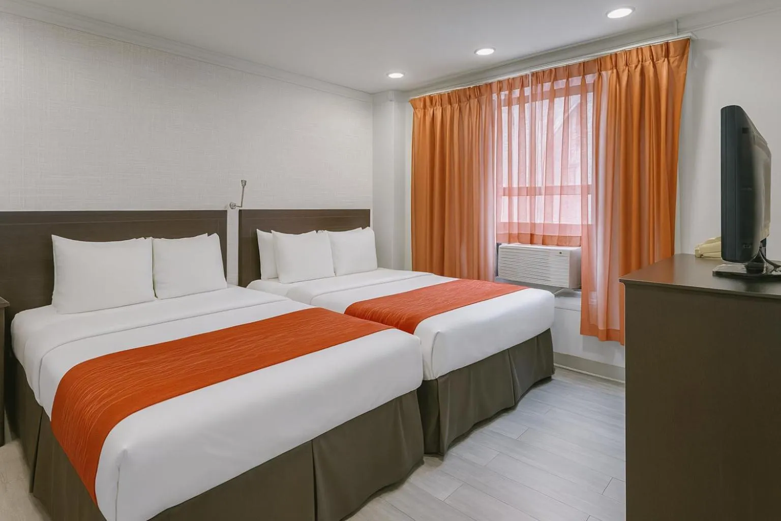 Bedroom, Bed in Heritage Hotel New York City