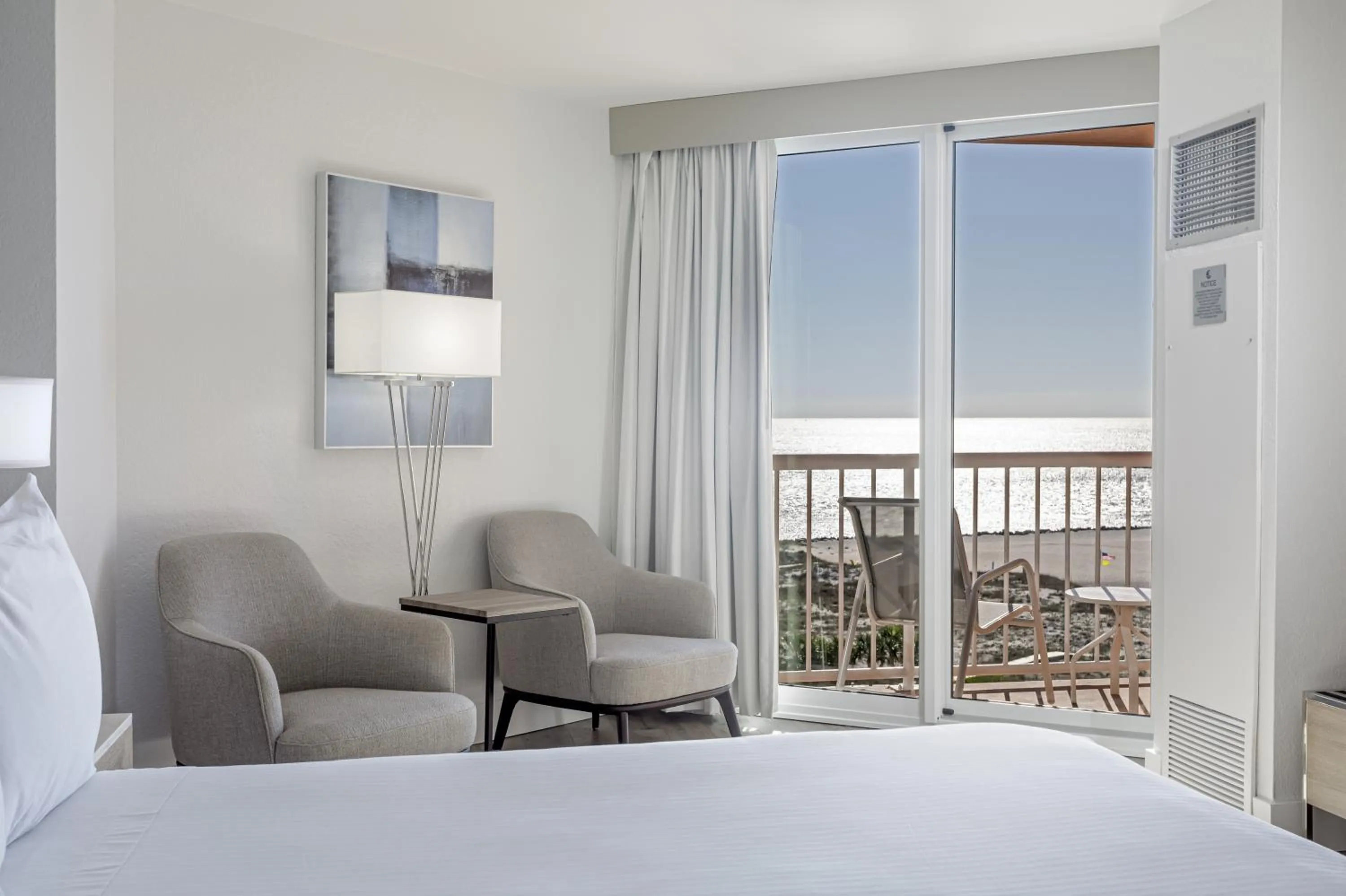 Balcony/Terrace, Bed in Perdido Beach Resort