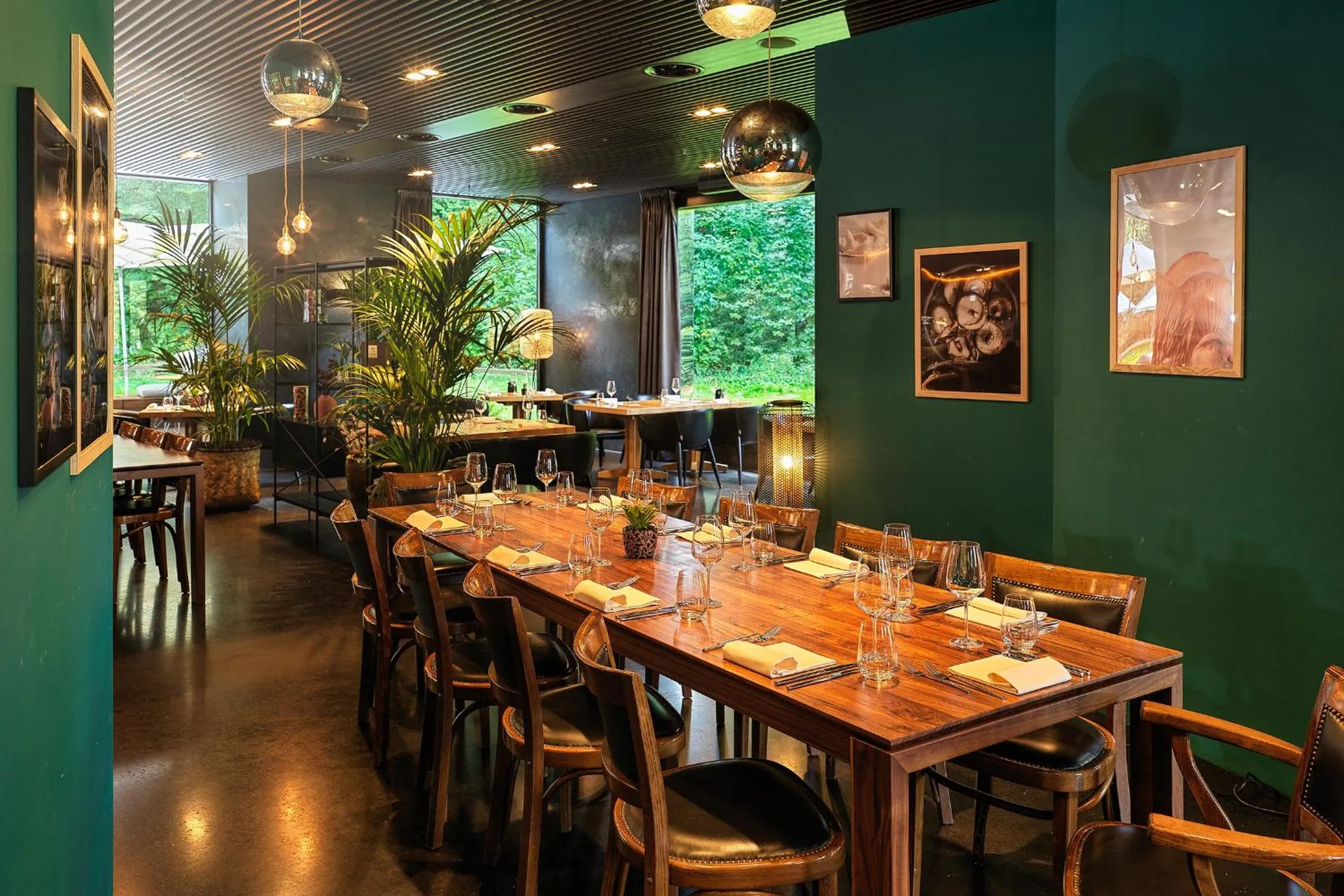 Restaurant/places to eat in City Garden Hotel