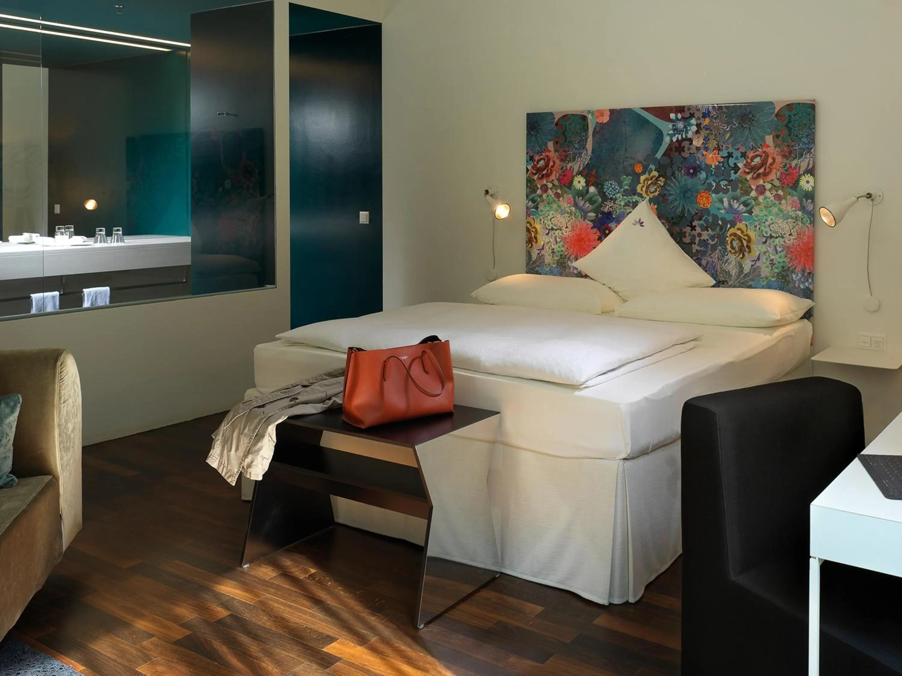 Bedroom, Bed in City Garden Hotel