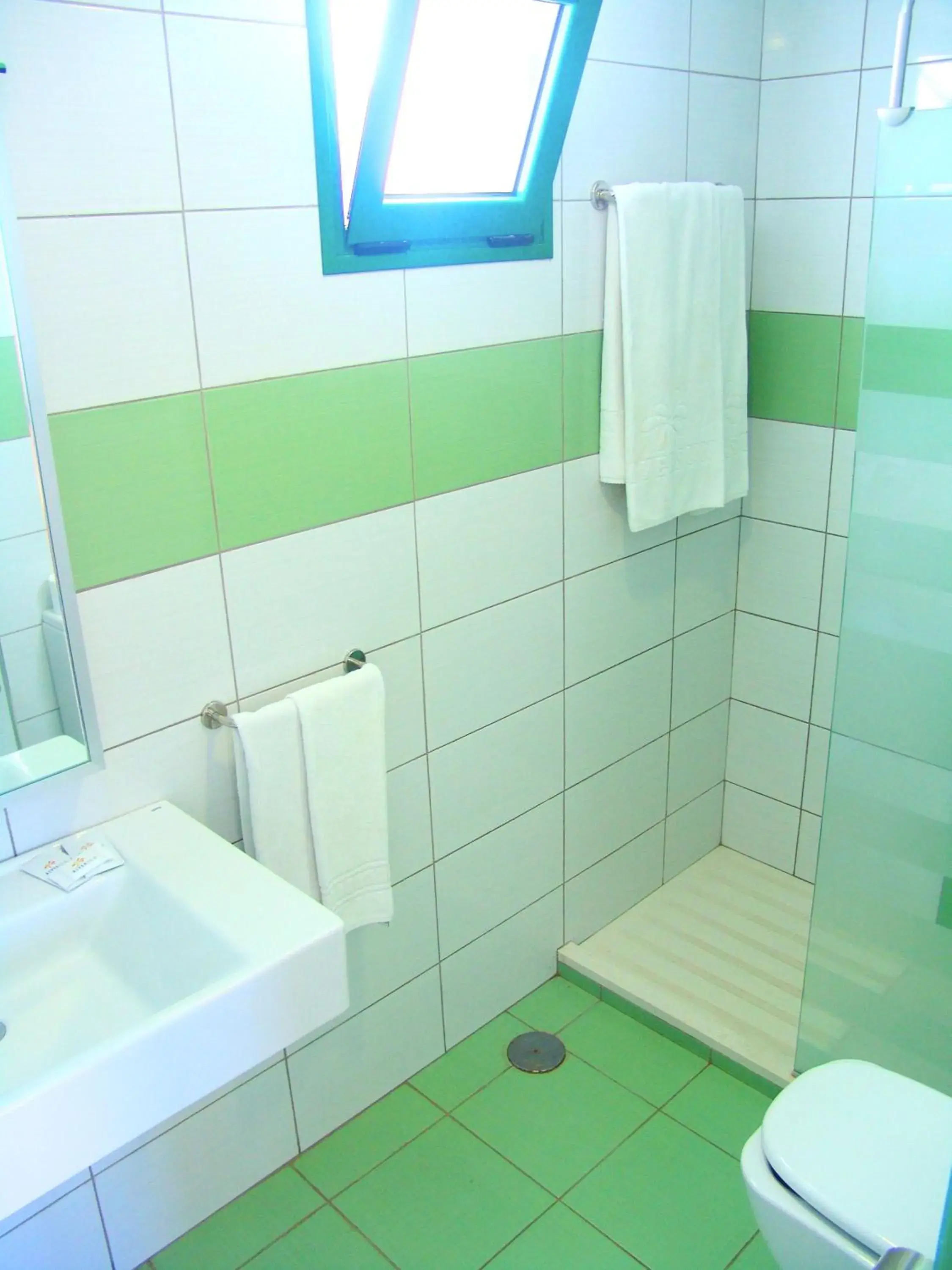 Bathroom in Apartamentos Monteparaiso Bathroom in Apartamentos Monteparaiso